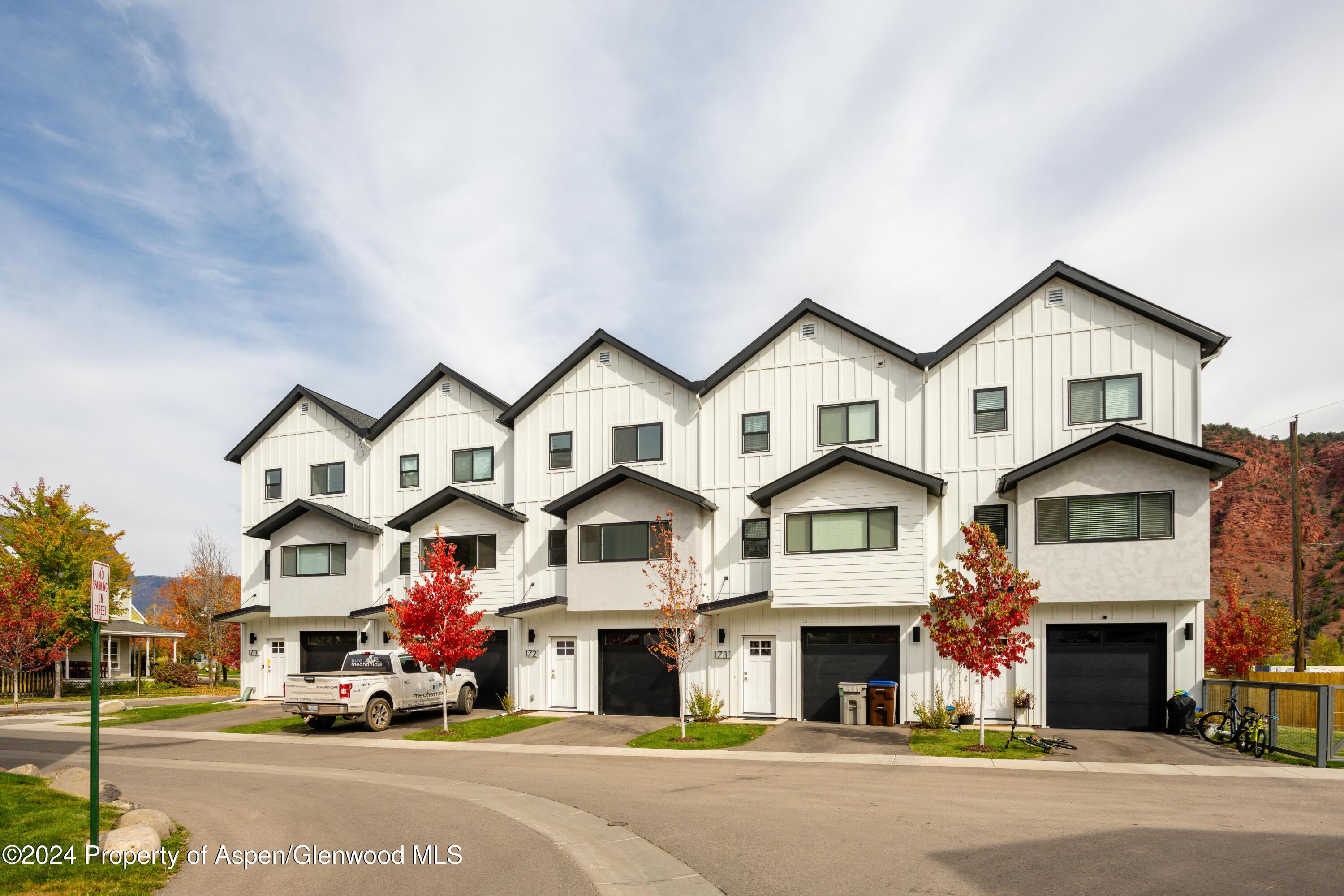 Glenwood Springs, Colorado, 81601, United States, 4 Bedrooms Bedrooms, ,4 BathroomsBathrooms,Residential,For Sale,1898816