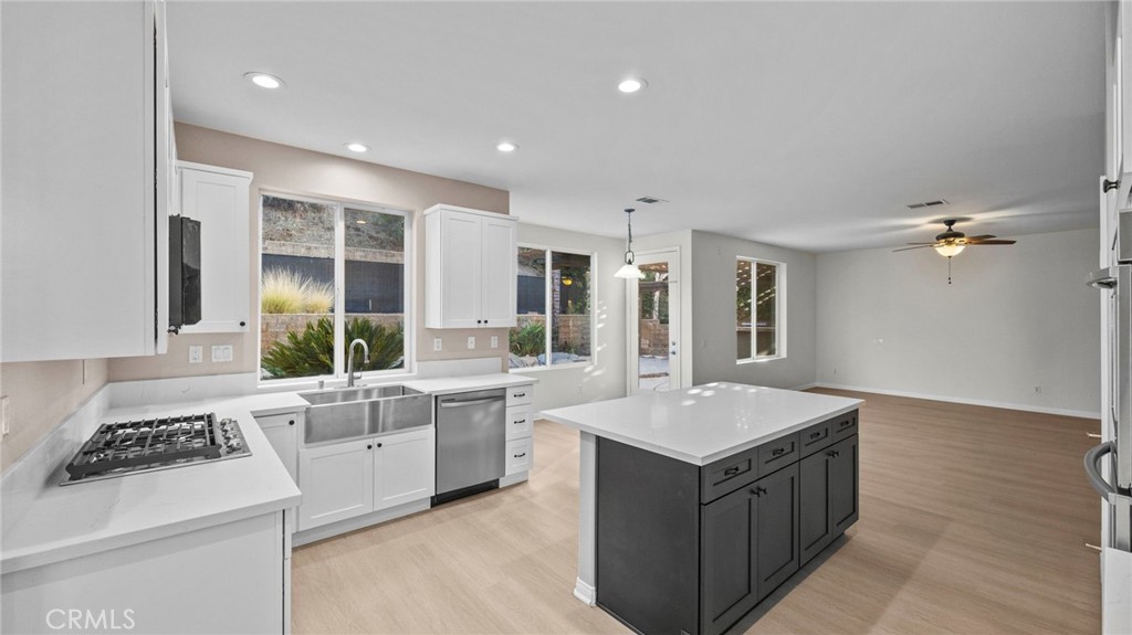 Corona, California, 92883, United States, 3 Bedrooms Bedrooms, ,2 BathroomsBathrooms,Residential,For Sale,2027517