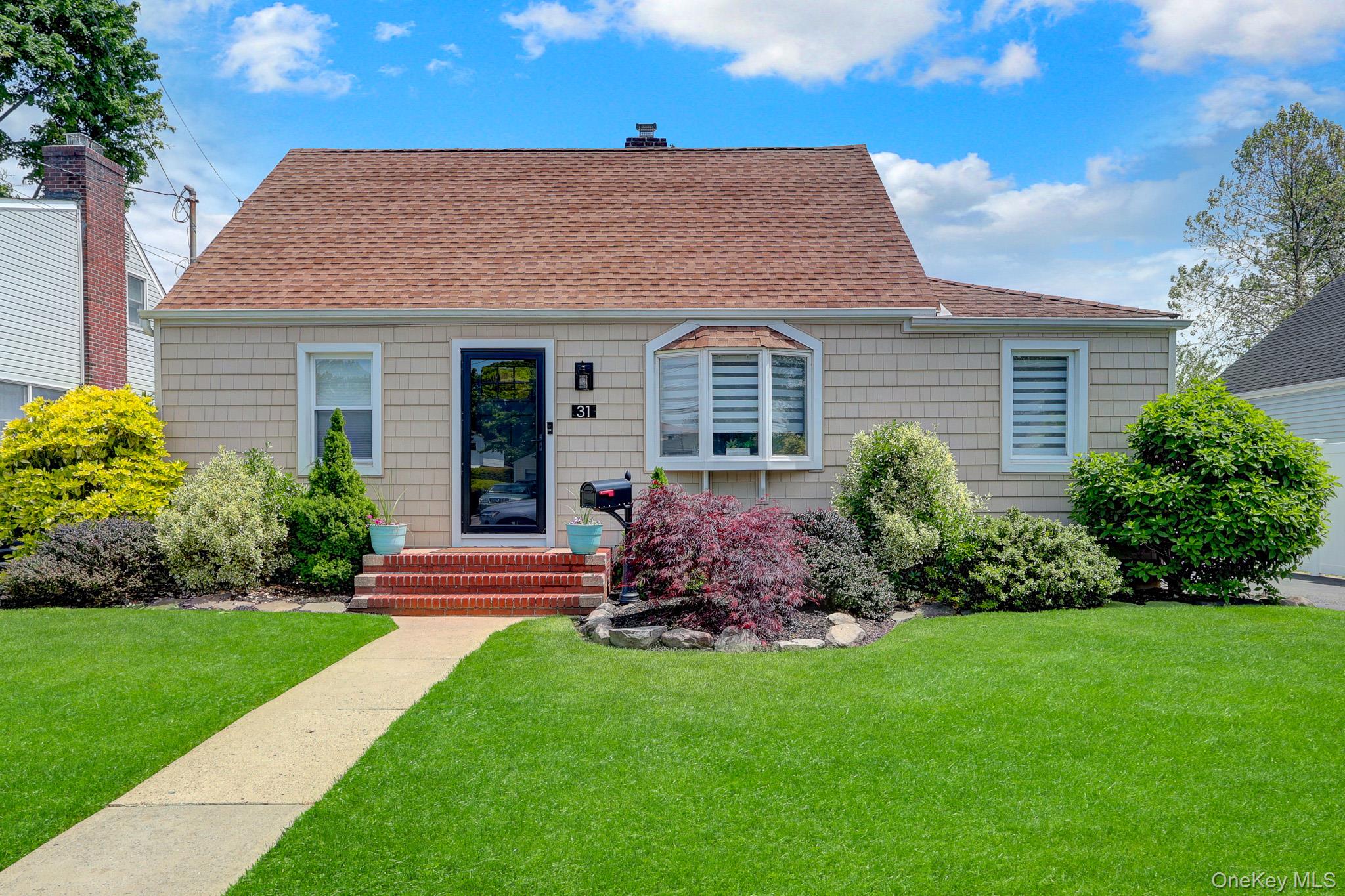 31 Locust Avenue E, Farmingdale, NY, 11735 - 物件實景