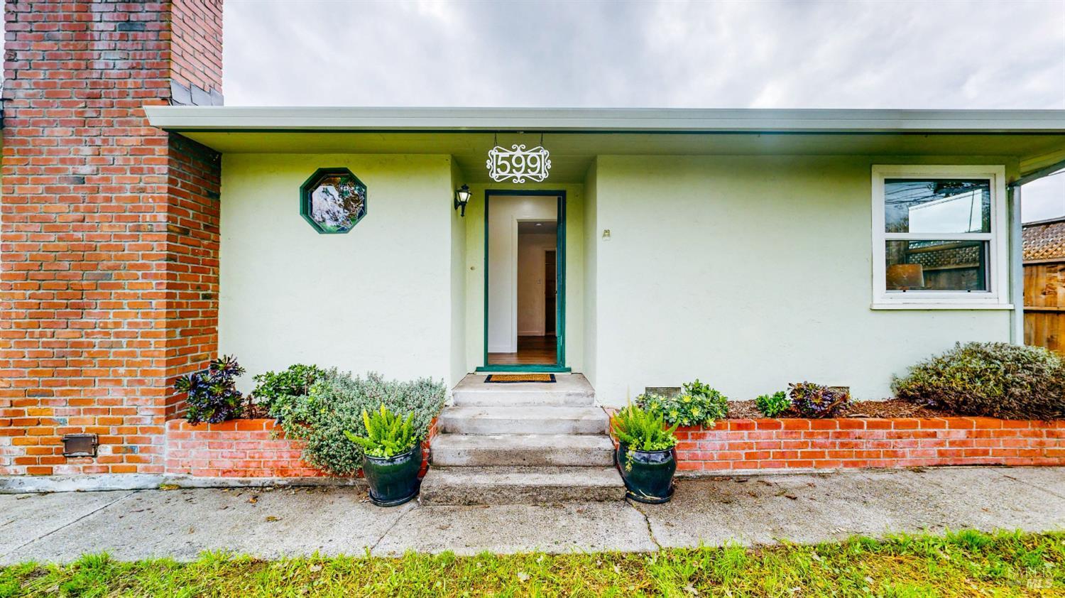 Petaluma, California, 94952, United States, 3 Bedrooms Bedrooms, ,2 BathroomsBathrooms,Residential,For Sale,2008793