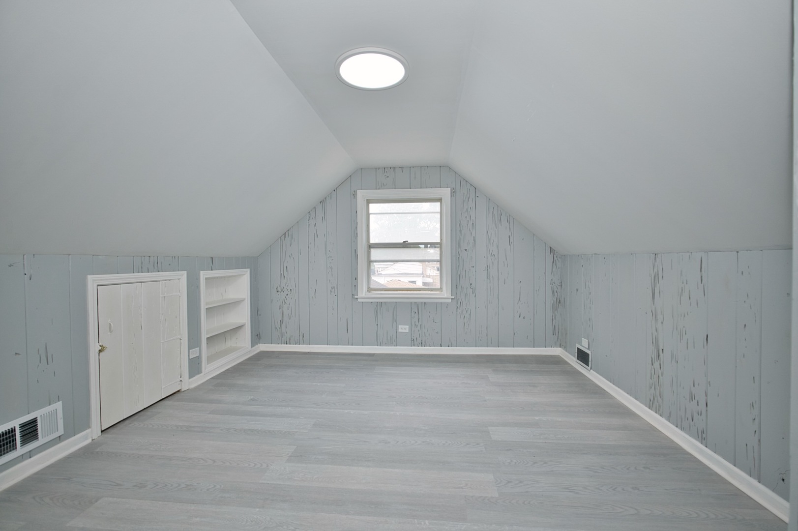 Skokie, Illinois, 60076, United States, 4 Bedrooms Bedrooms, ,3 BathroomsBathrooms,Residential,For Sale,1978573