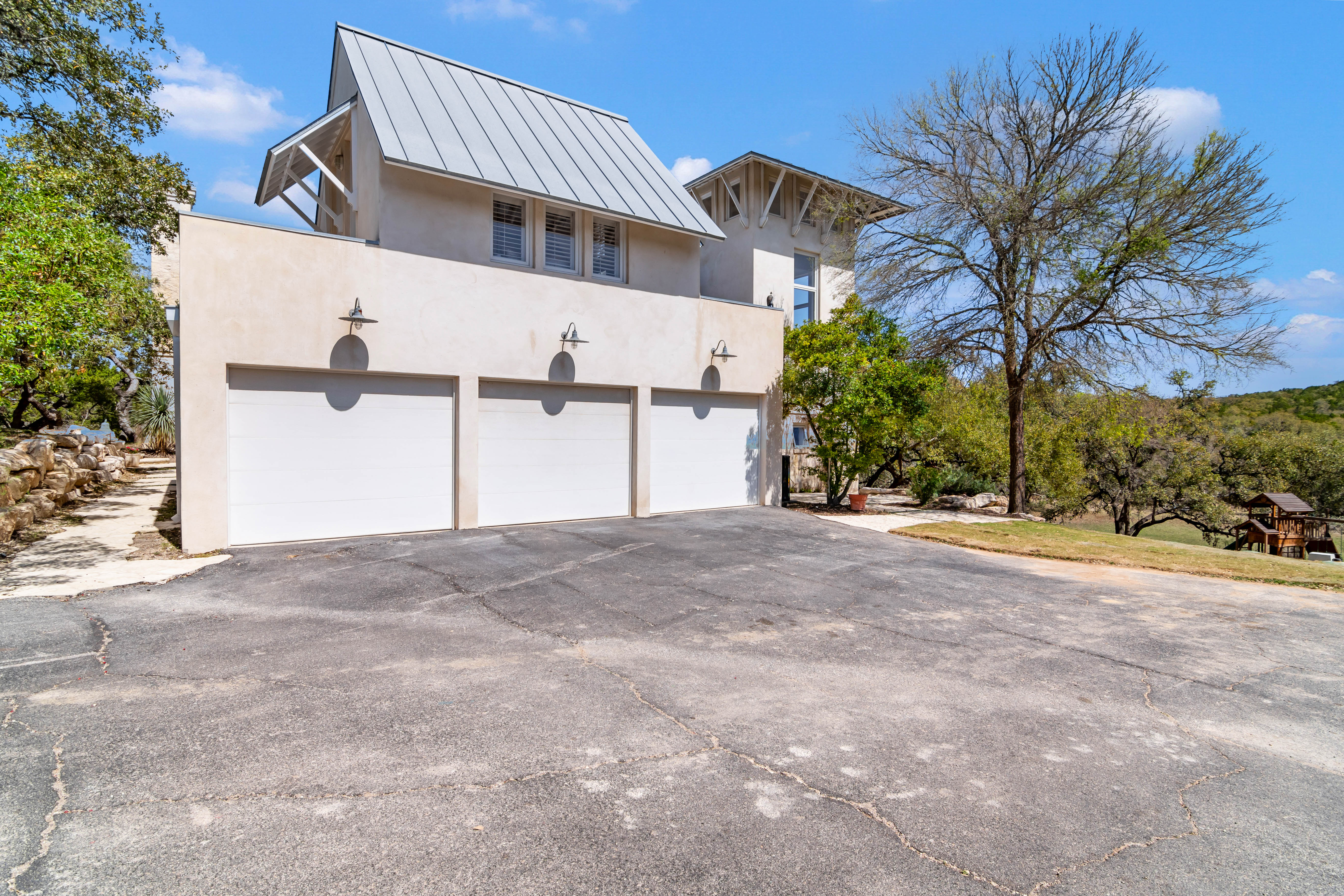  Hill Country Estate with Privacy and Presence - 物件實景