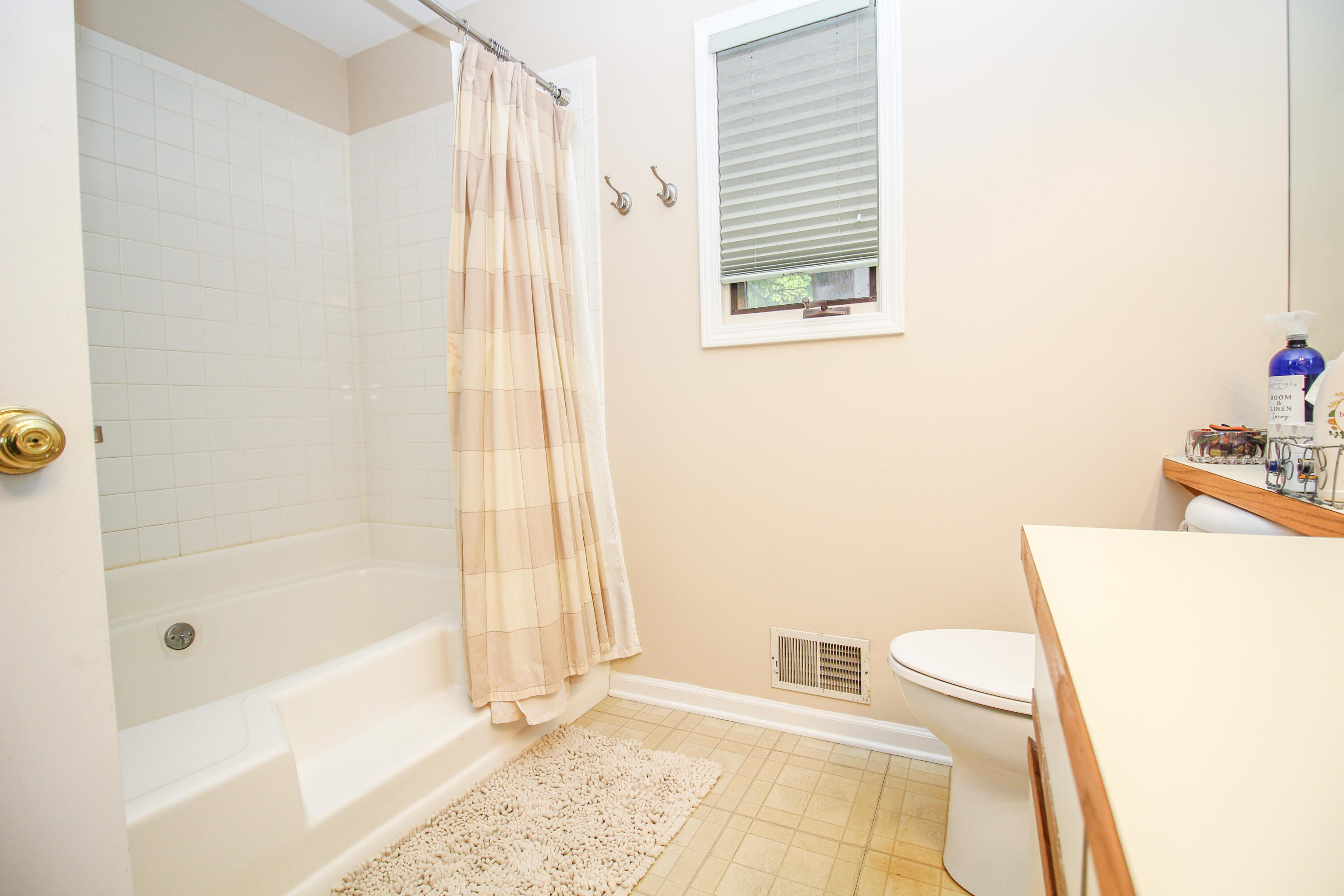 South Haven, Michigan, 49090, United States, 3 Bedrooms Bedrooms, ,4 BathroomsBathrooms,Residential,For Sale,1982825