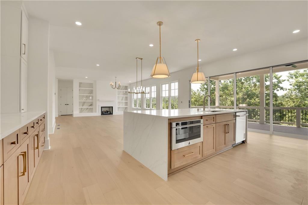 Suwanee, Georgia, 30024, United States, 6 Bedrooms Bedrooms, ,7 BathroomsBathrooms,Residential,For Sale,1795311