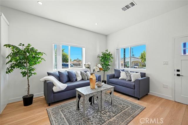 Paramount, California, 90723, United States, ,Residential,For Sale,1936983