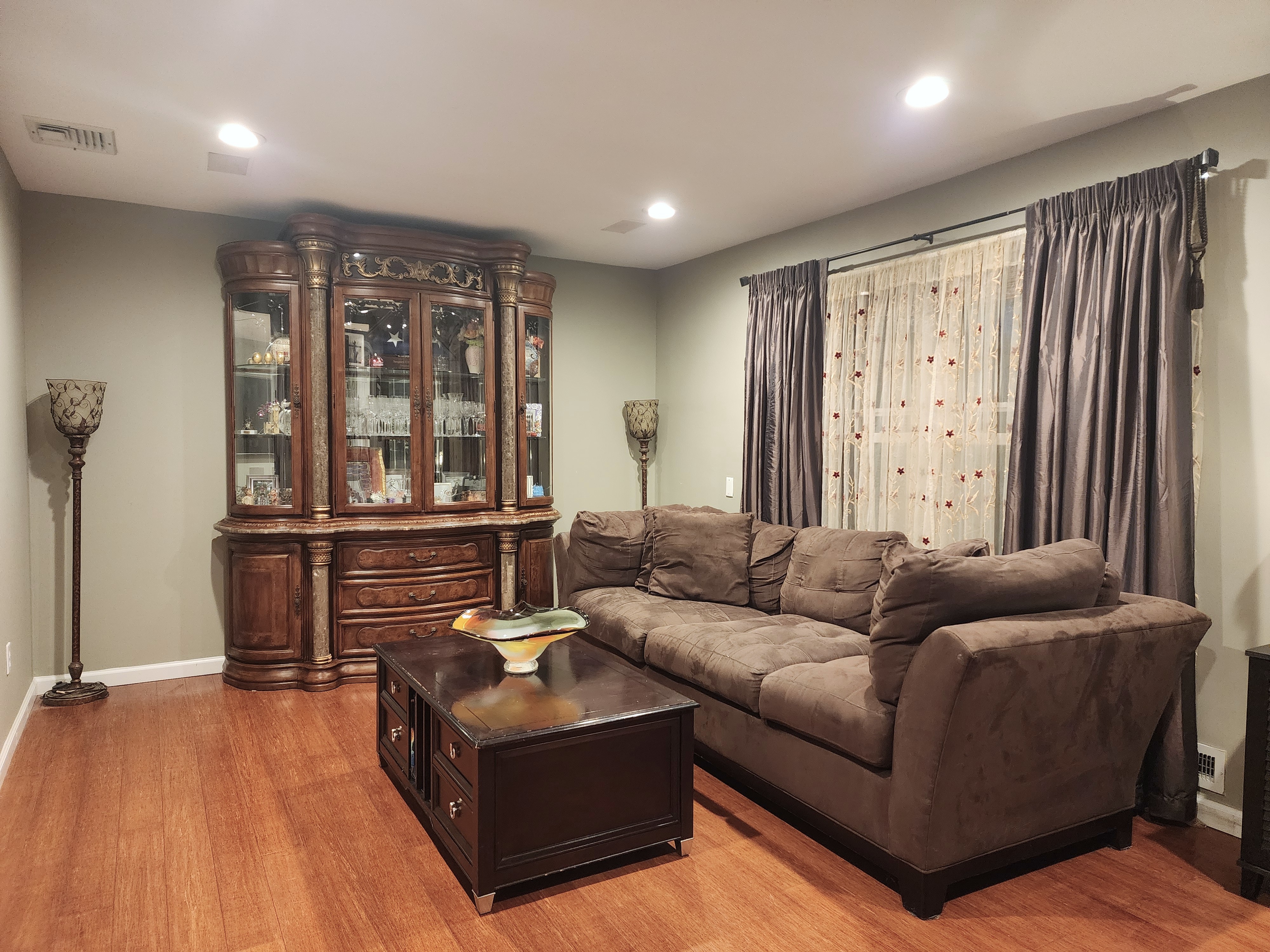 Bloomingdale, New Jersey, 07403, United States, 3 Bedrooms Bedrooms, ,2 BathroomsBathrooms,Residential,For Sale,1982593