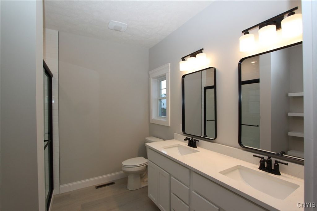 Baldwinsville, New York, 13027, United States, 3 Bedrooms Bedrooms, ,3 BathroomsBathrooms,Residential,For Sale,1918094