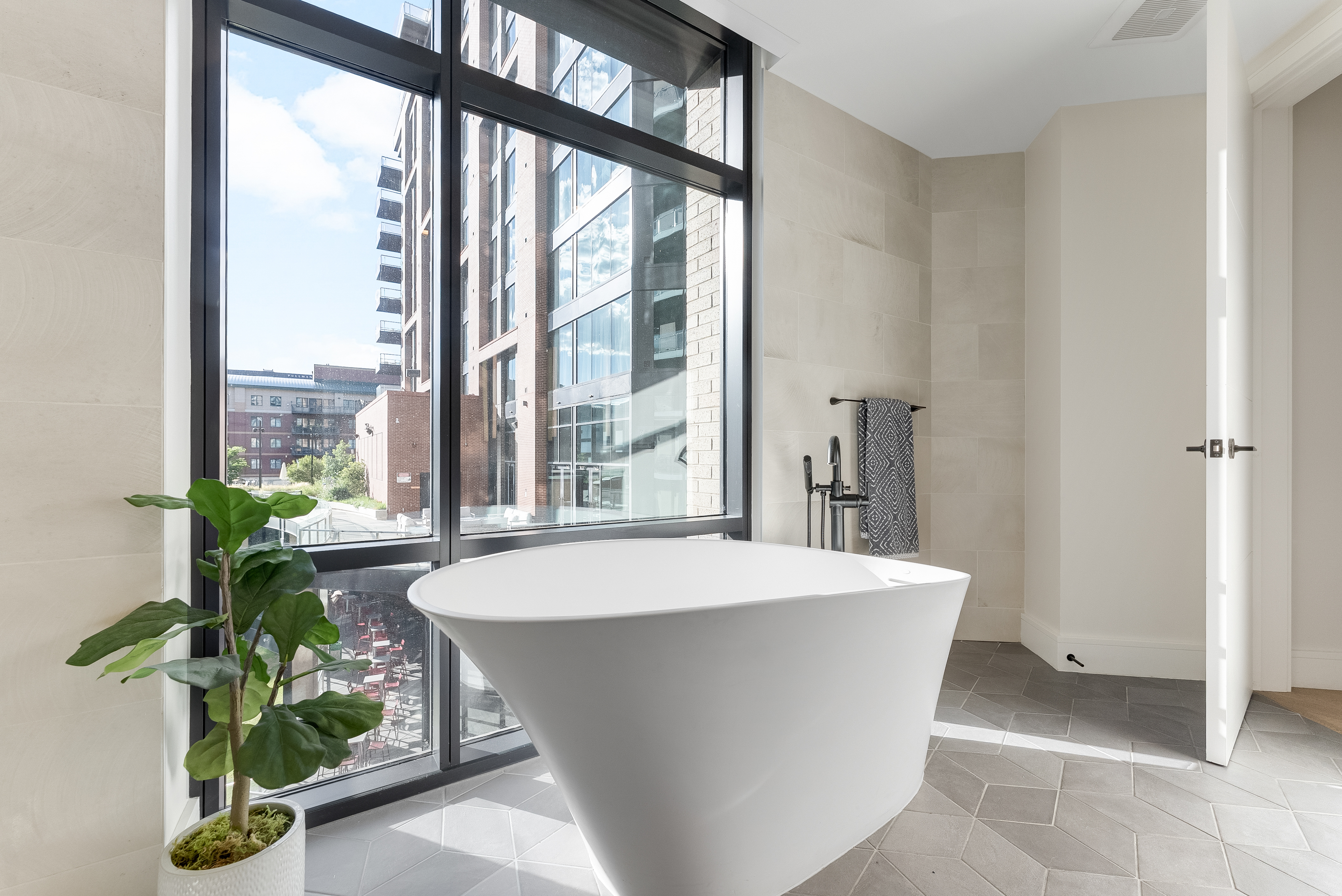  Welcome to luxury living at McGregor Square in the heart of LoDo - 物件實景