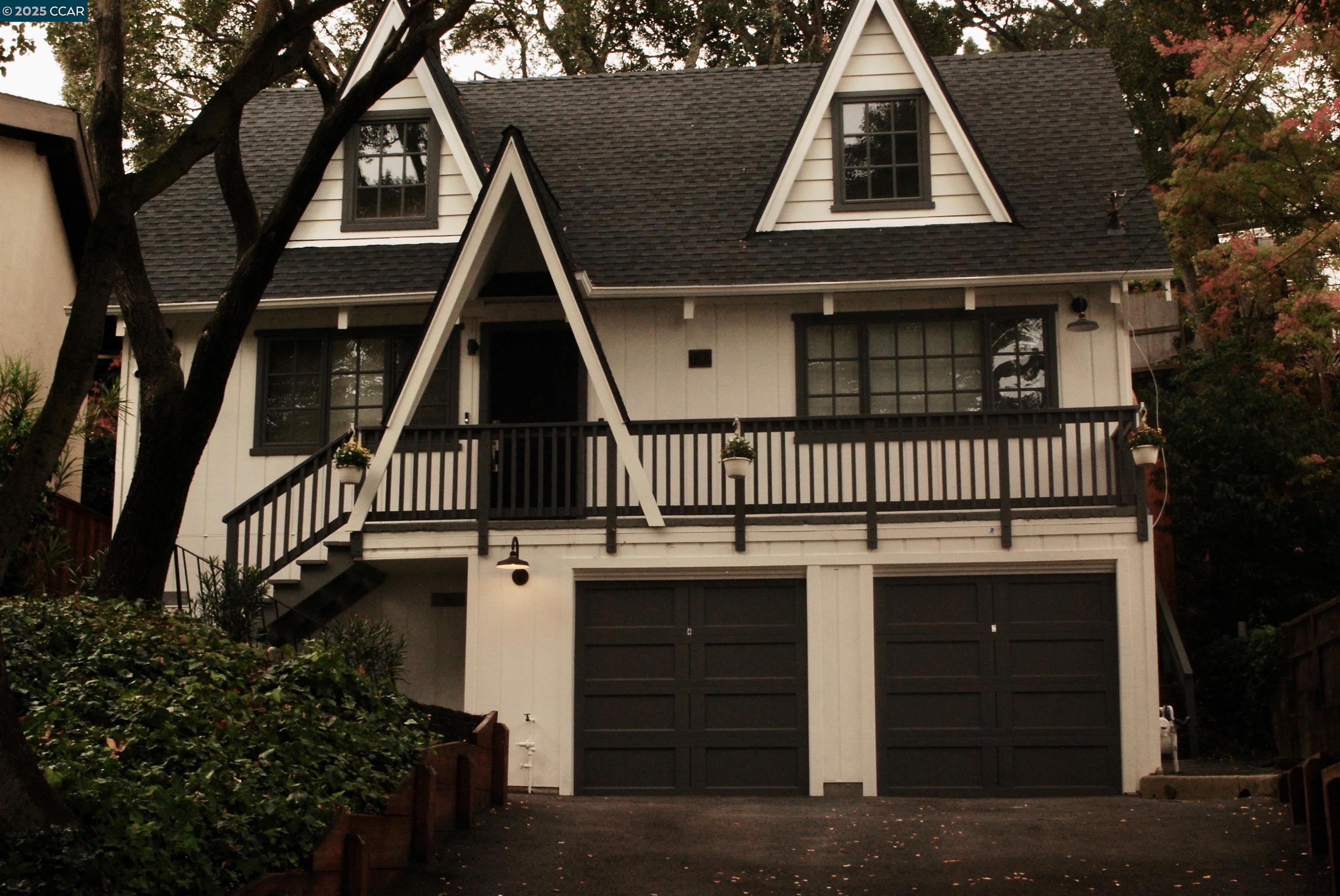 Orinda, California, 94563, United States, 3 Bedrooms Bedrooms, ,2 BathroomsBathrooms,Residential,For Sale,1993429