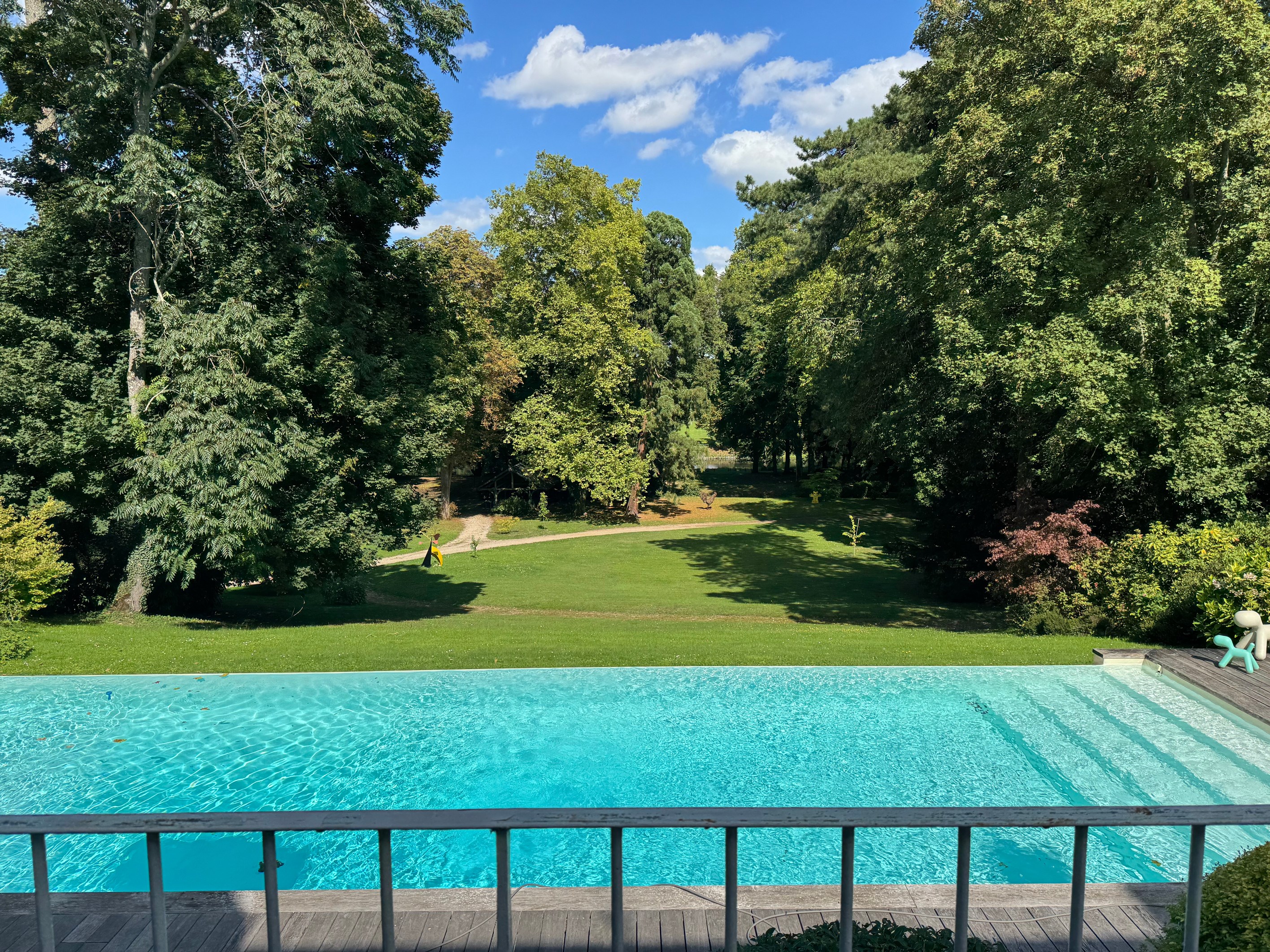  For Sale – Magnificent Riverside Home with Park and Swimming Pool - 物件實景