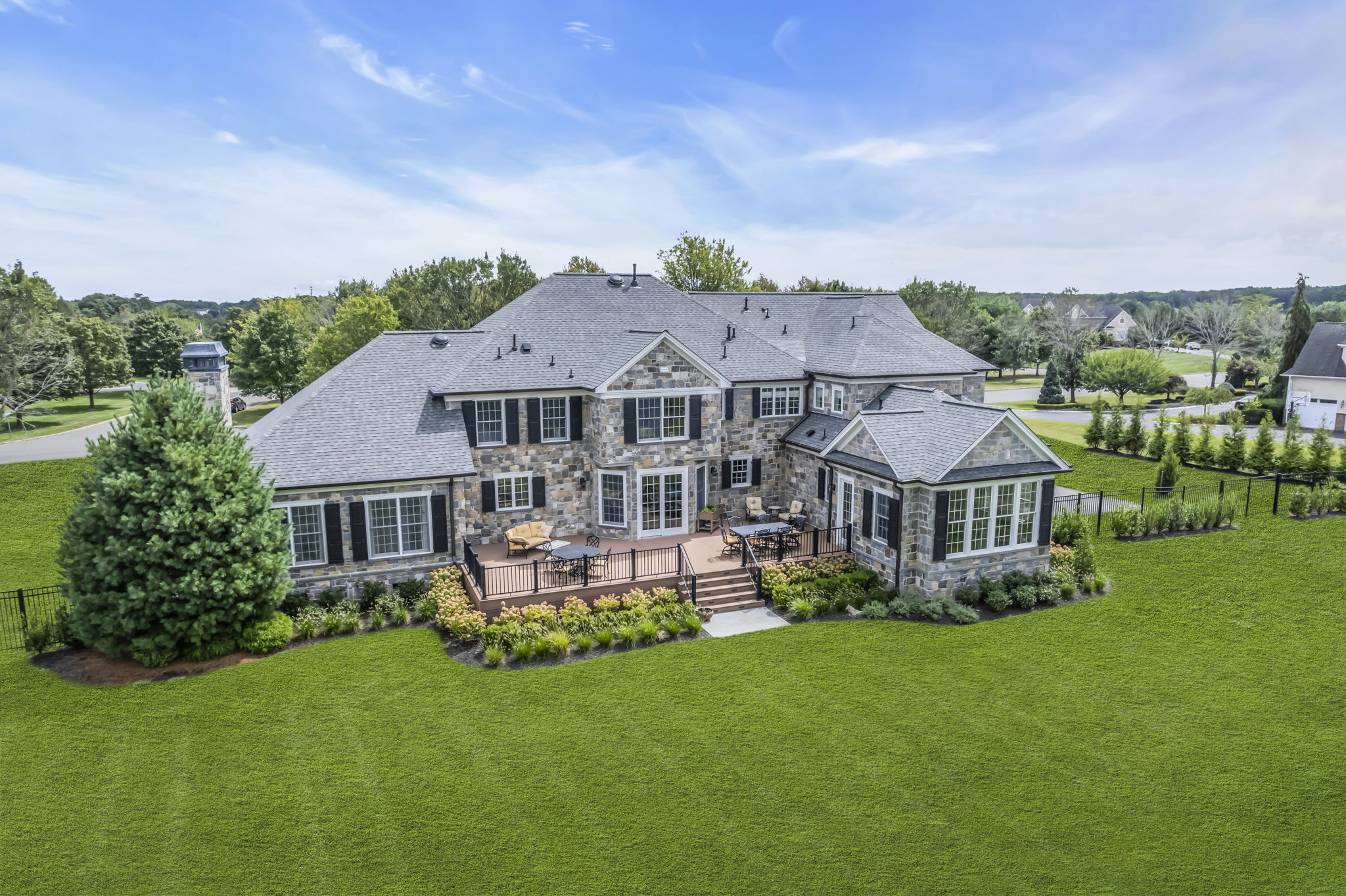  3 Bretwood Dr N - 物件實景