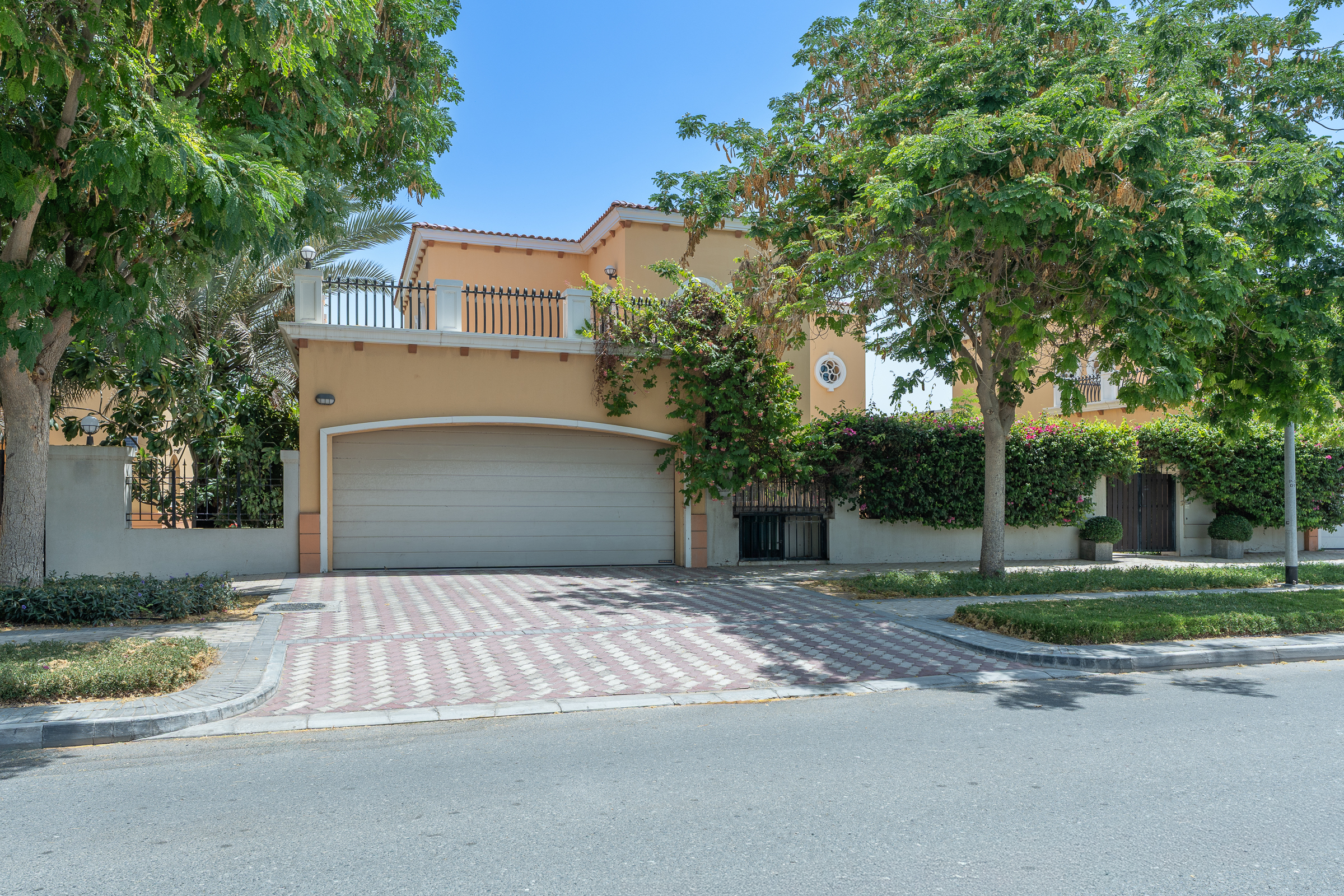  Stylish Semi-Upgraded Villa in Jumeirah Park - 物件實景