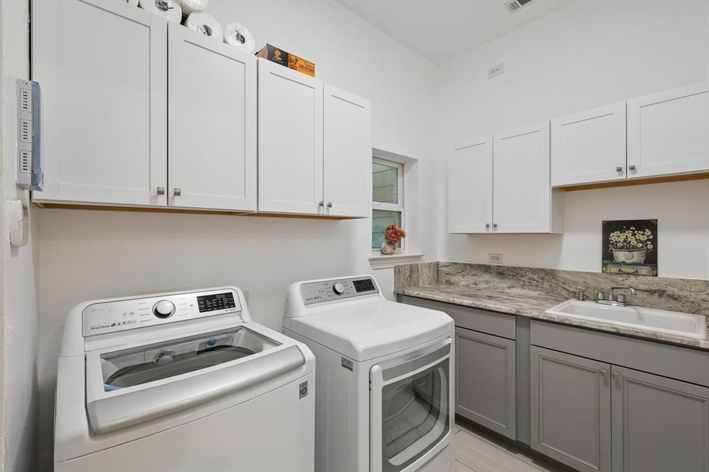 Denton, Texas, 76208, United States, 4 Bedrooms Bedrooms, ,6 BathroomsBathrooms,Residential,For Sale,1980509