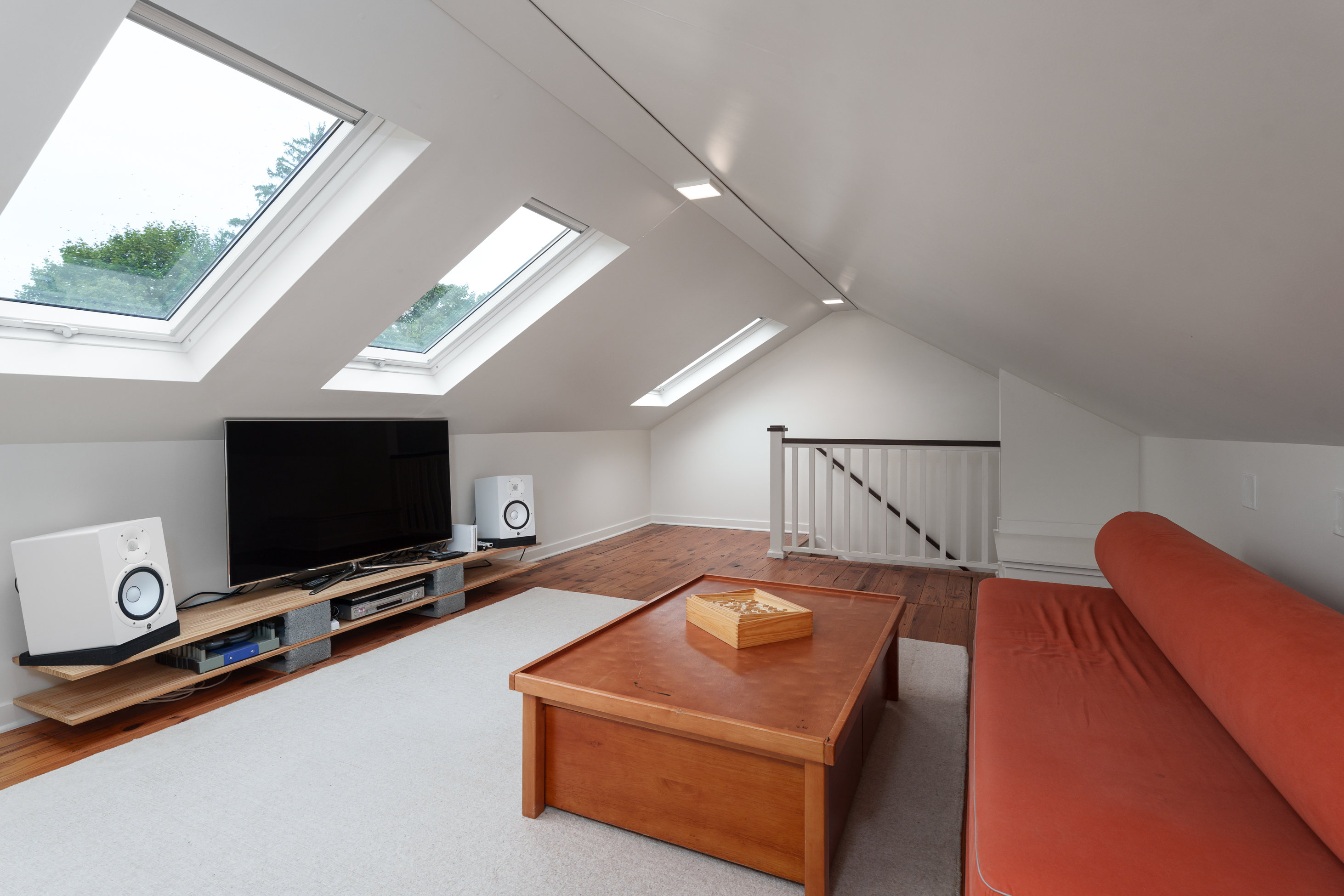  Flexible Living in a Modernized Littlebrook Home - 物件實景