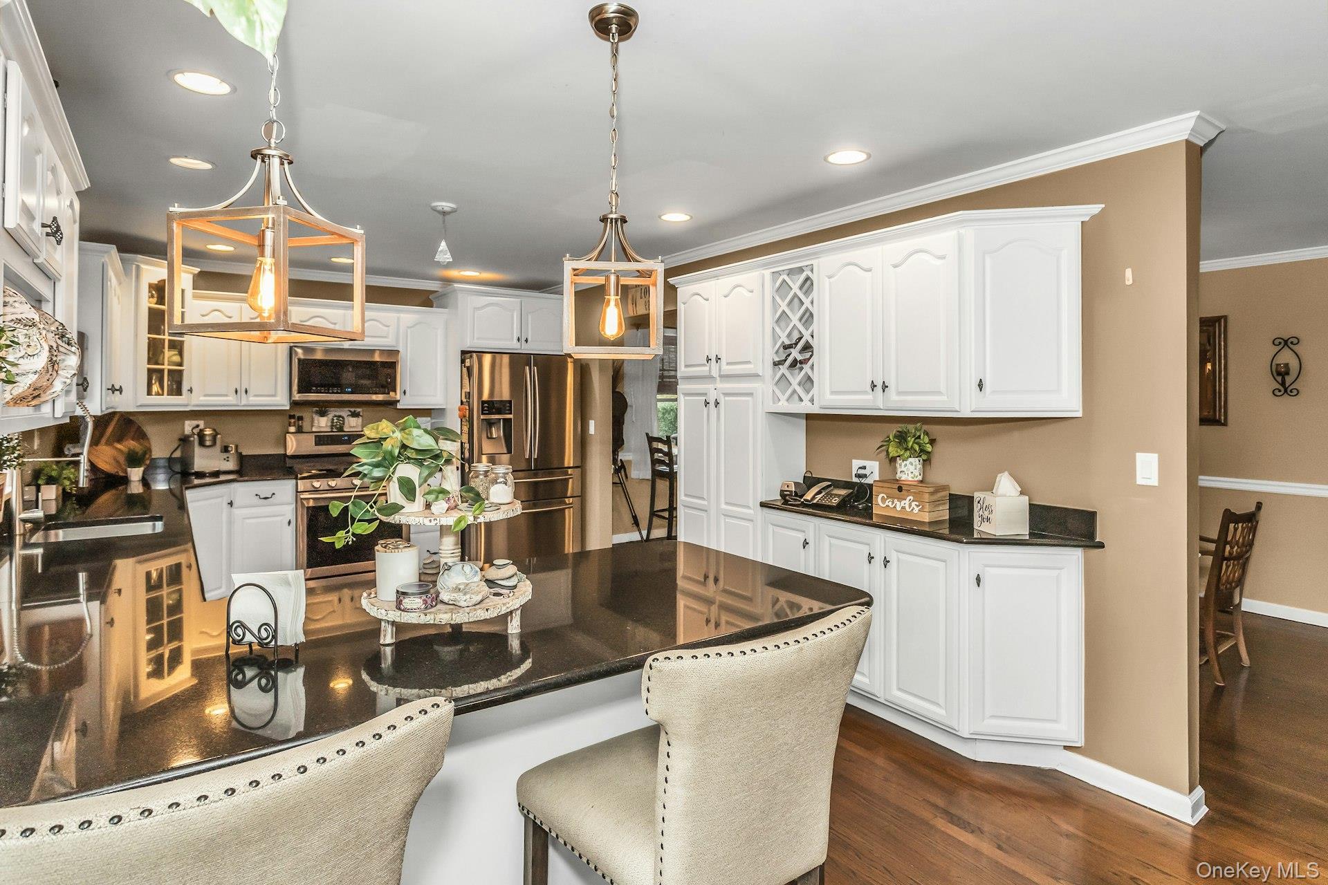 Northport, New York, 11768, United States, 4 Bedrooms Bedrooms, ,3 BathroomsBathrooms,Residential,For Sale,1988277