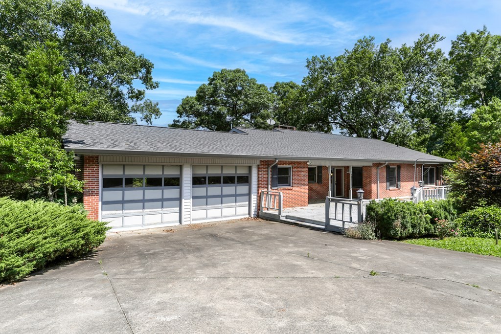 Blairsville, Georgia, 30512, United States, 4 Bedrooms Bedrooms, ,3 BathroomsBathrooms,Residential,For Sale,1930011