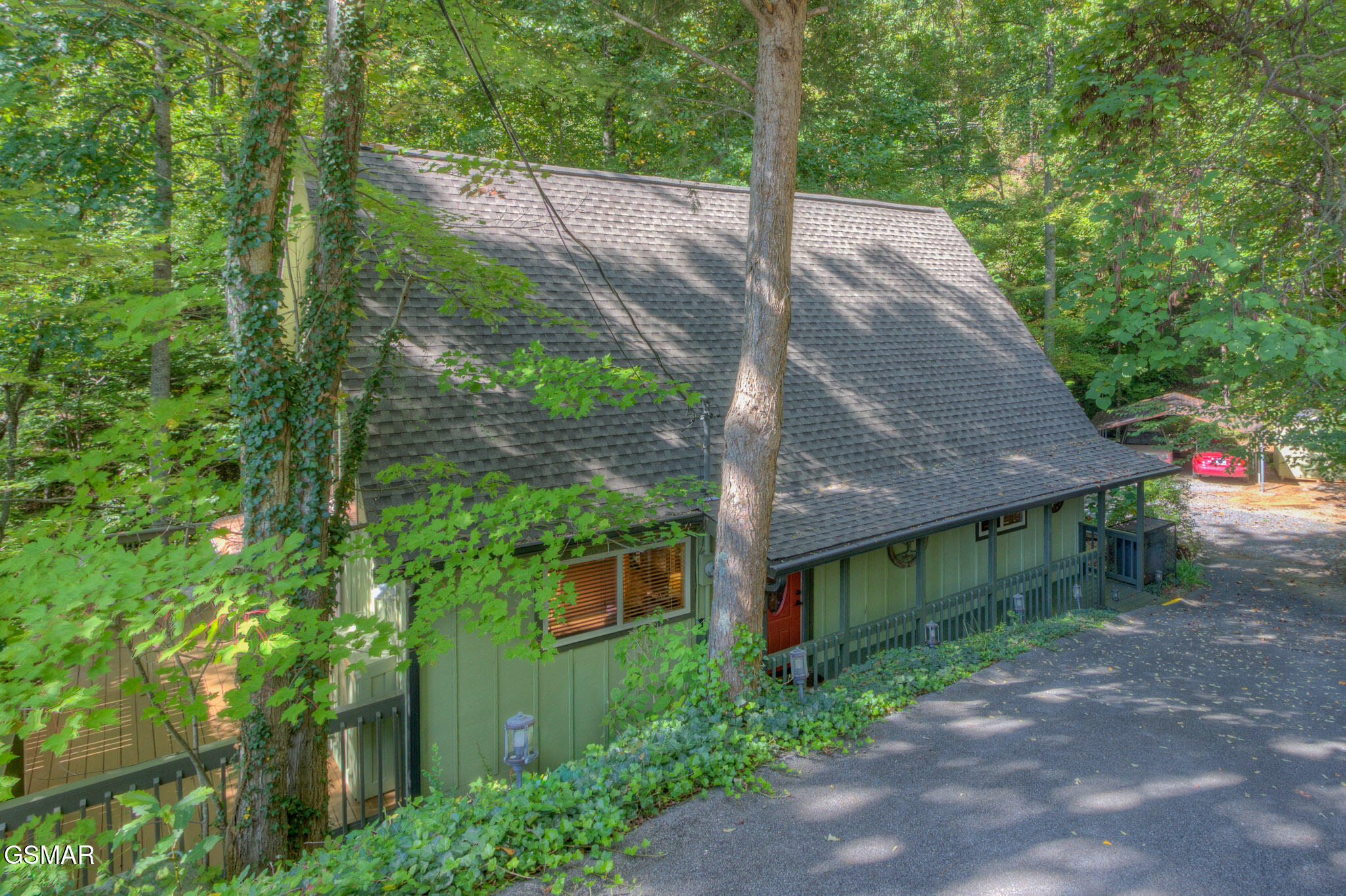 Gatlinburg, Tennessee, 37738, United States, 3 Bedrooms Bedrooms, ,4 BathroomsBathrooms,Residential,For Sale,1979752