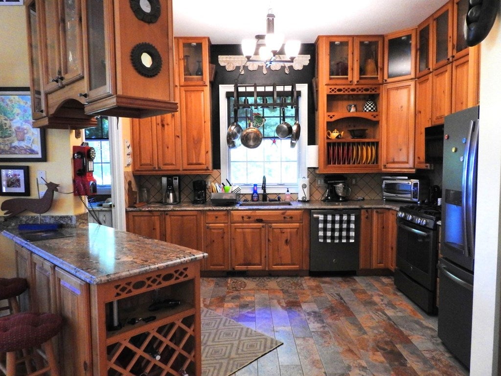 Blue Ridge, Georgia, 30513, United States, 5 Bedrooms Bedrooms, ,5 BathroomsBathrooms,Residential,For Sale,1859095
