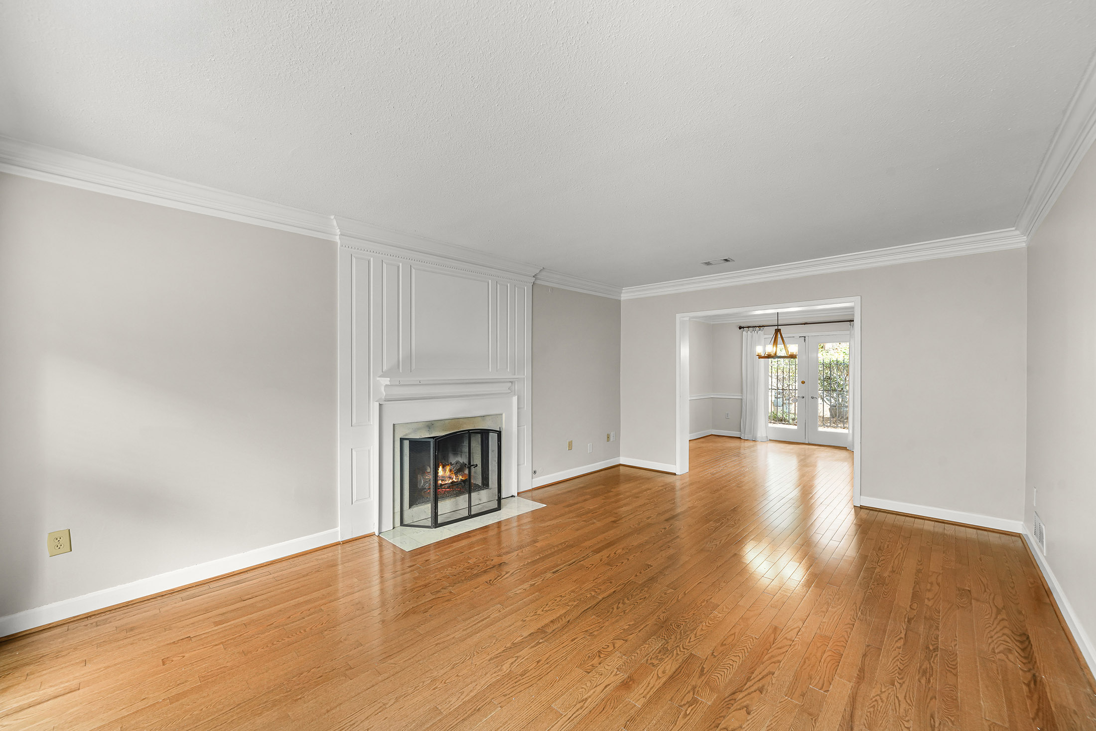  Beautiful Brick Townhome Offers Peaceful Park-like Living in Buckhead - 物件實景