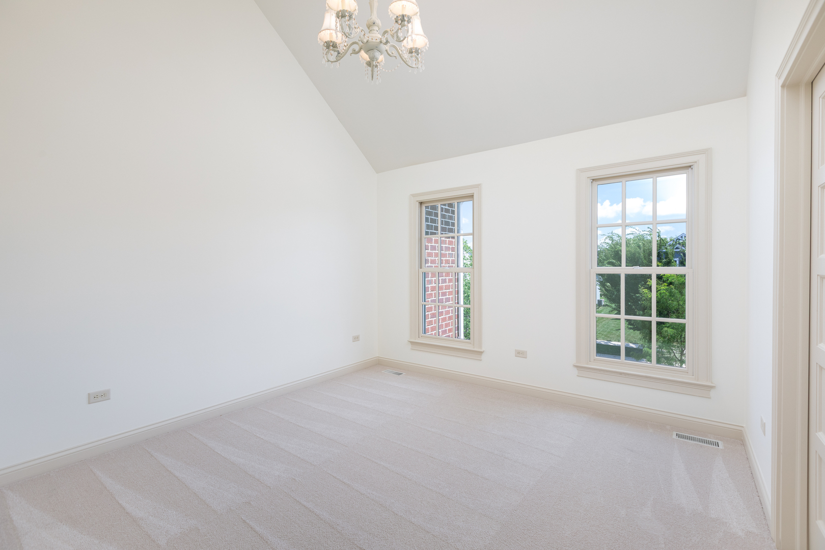 Sugar Grove, Illinois, 60554, United States, 4 Bedrooms Bedrooms, ,4 BathroomsBathrooms,Residential,For Sale,1918159