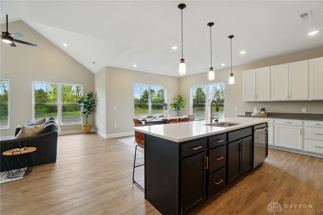 Springfield, Ohio, 45502, United States, 3 Bedrooms Bedrooms, ,3 BathroomsBathrooms,Residential,For Sale,1987754