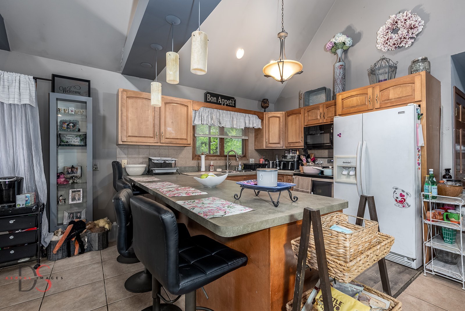 Marseilles, Illinois, 61341, United States, 6 Bedrooms Bedrooms, ,6 BathroomsBathrooms,Residential,For Sale,1925611
