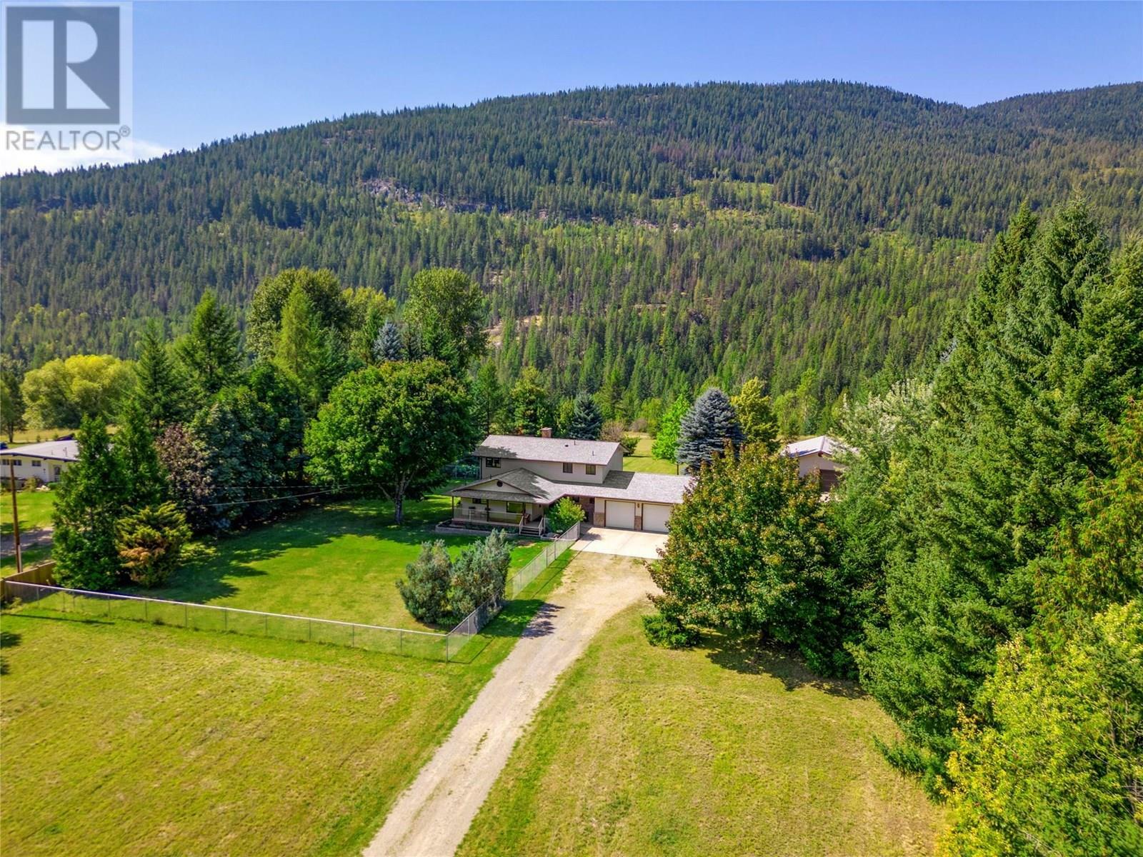 CASTLEGAR, British Columbia, V1N 4S6, CA, 4 Bedrooms Bedrooms, ,3 BathroomsBathrooms,Residential,For Sale,1859816