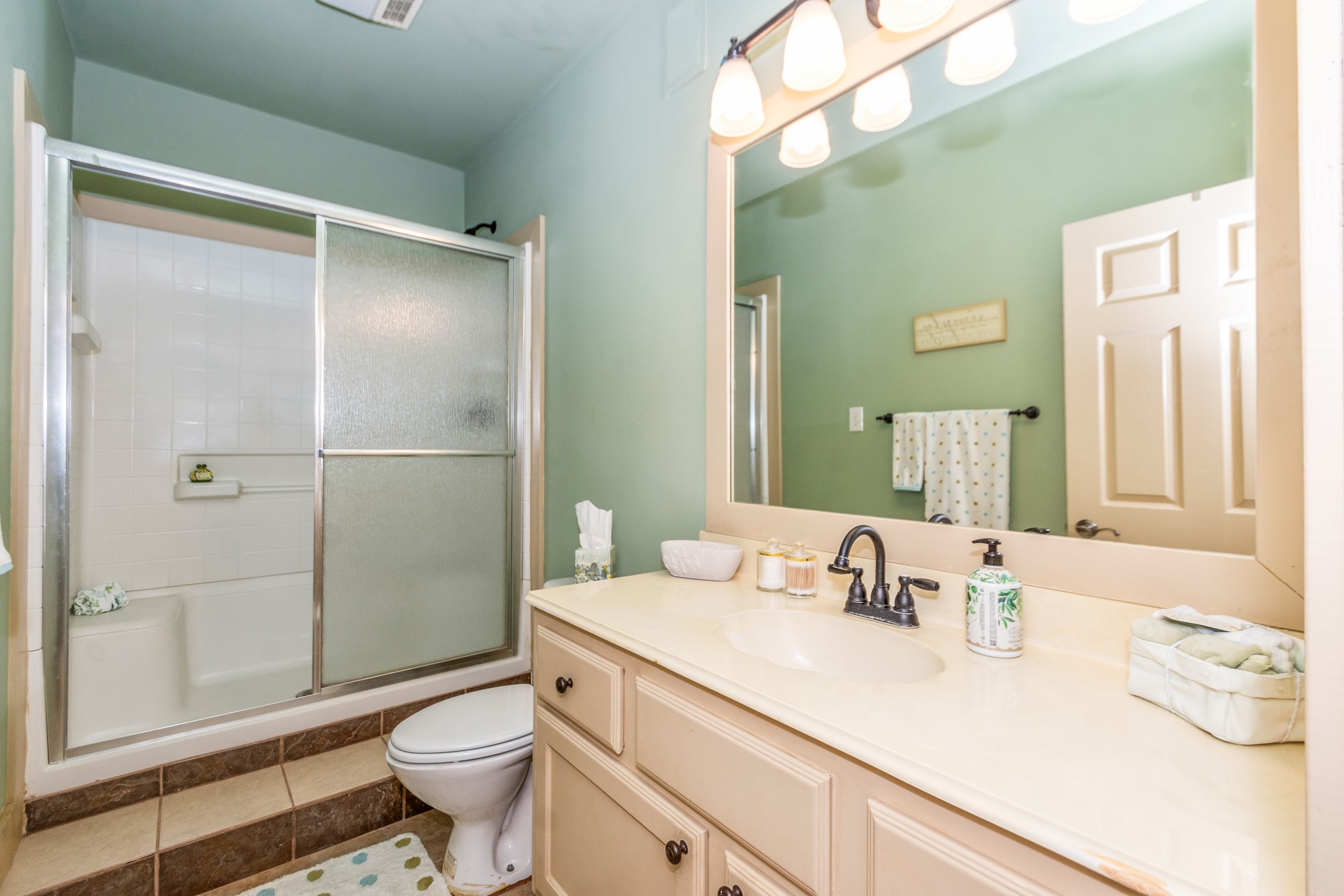 Houston, Texas, 77058, United States, 3 Bedrooms Bedrooms, ,4 BathroomsBathrooms,Residential,For Sale,1924880