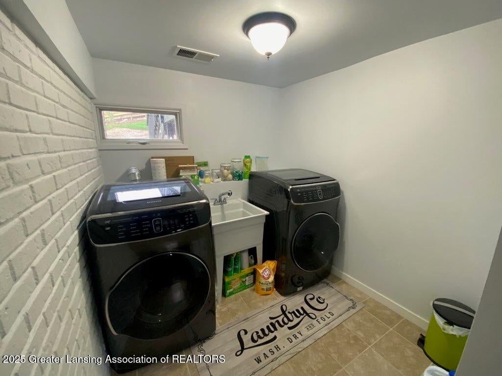 Eagle, Michigan, 48822, United States, 4 Bedrooms Bedrooms, ,4 BathroomsBathrooms,Residential,For Sale,1807523