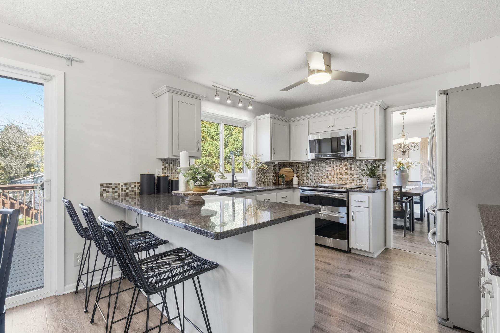 Woodbury, Minnesota, 55125, United States, 4 Bedrooms Bedrooms, ,2 BathroomsBathrooms,Residential,For Sale,1991775