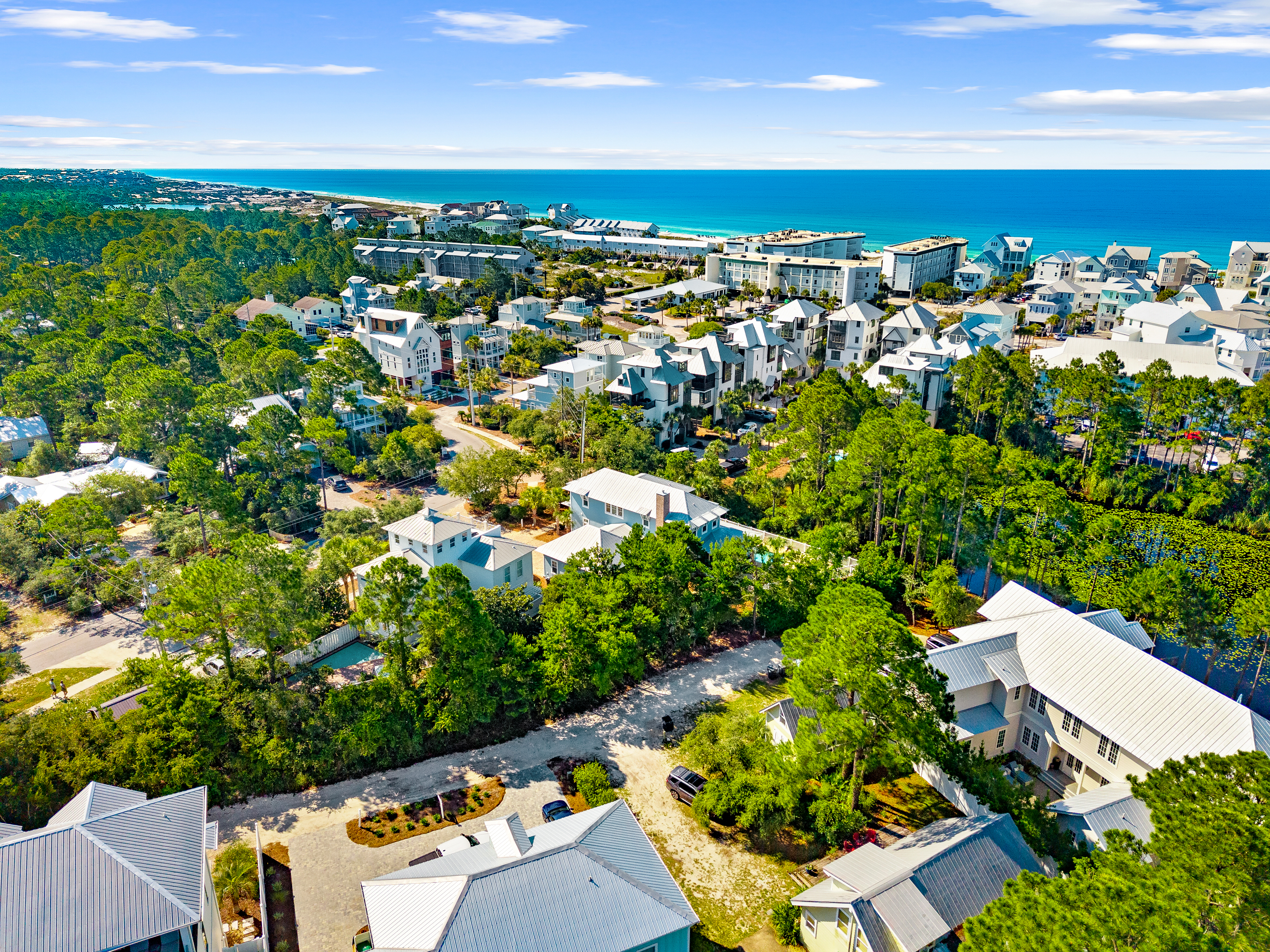  Custom Coastal Home with Privacy, Pool & No HOA - 物件實景