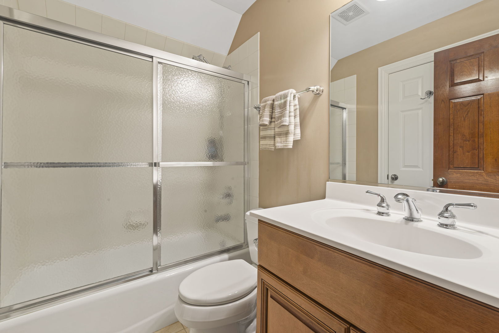 Batavia, Illinois, 60510, United States, 4 Bedrooms Bedrooms, ,6 BathroomsBathrooms,Residential,For Sale,1988116