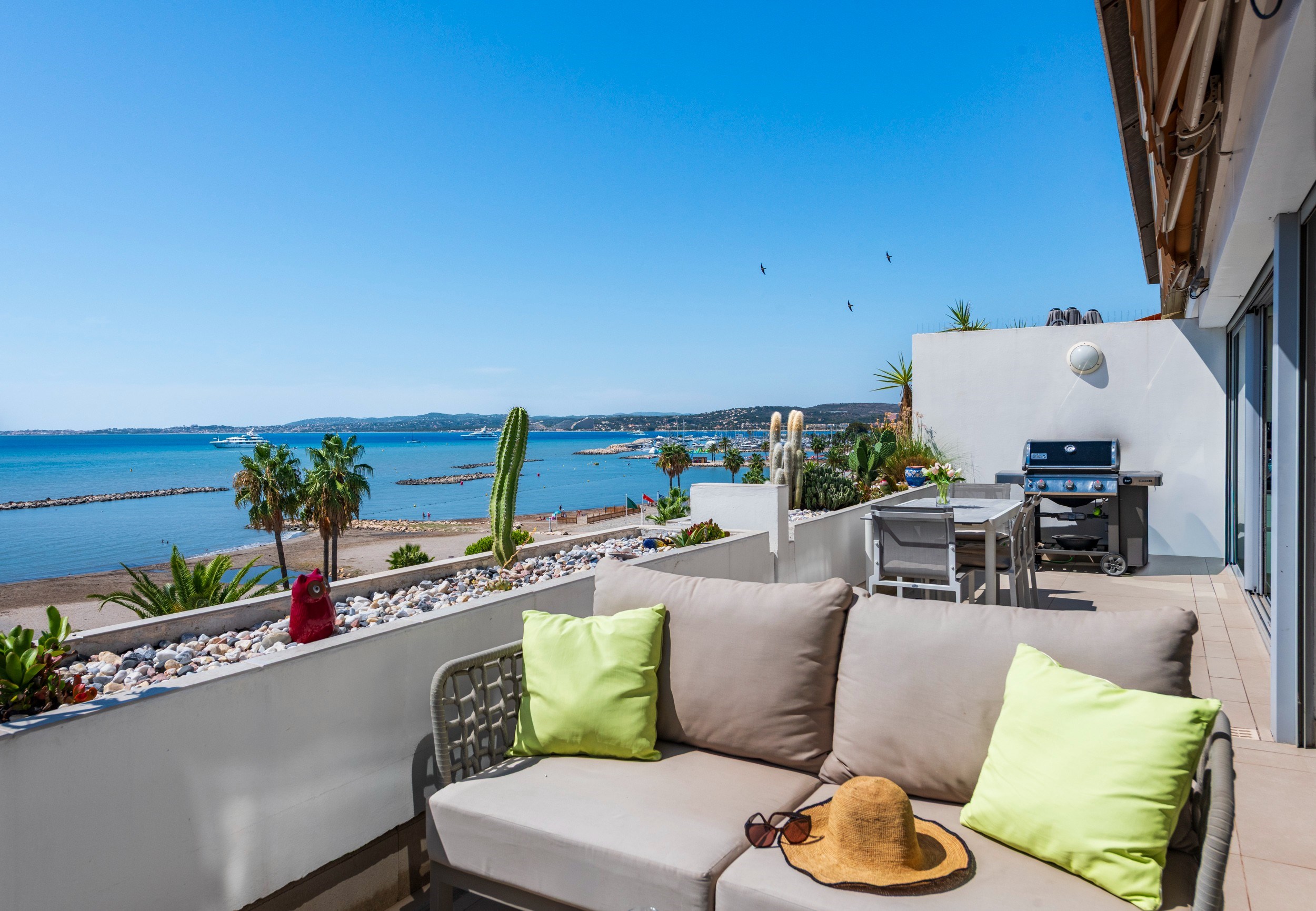  Saint Laurent du Var, 88 sqm two bedroom penthouse with 115 sqm of terraces and… - 物件實景
