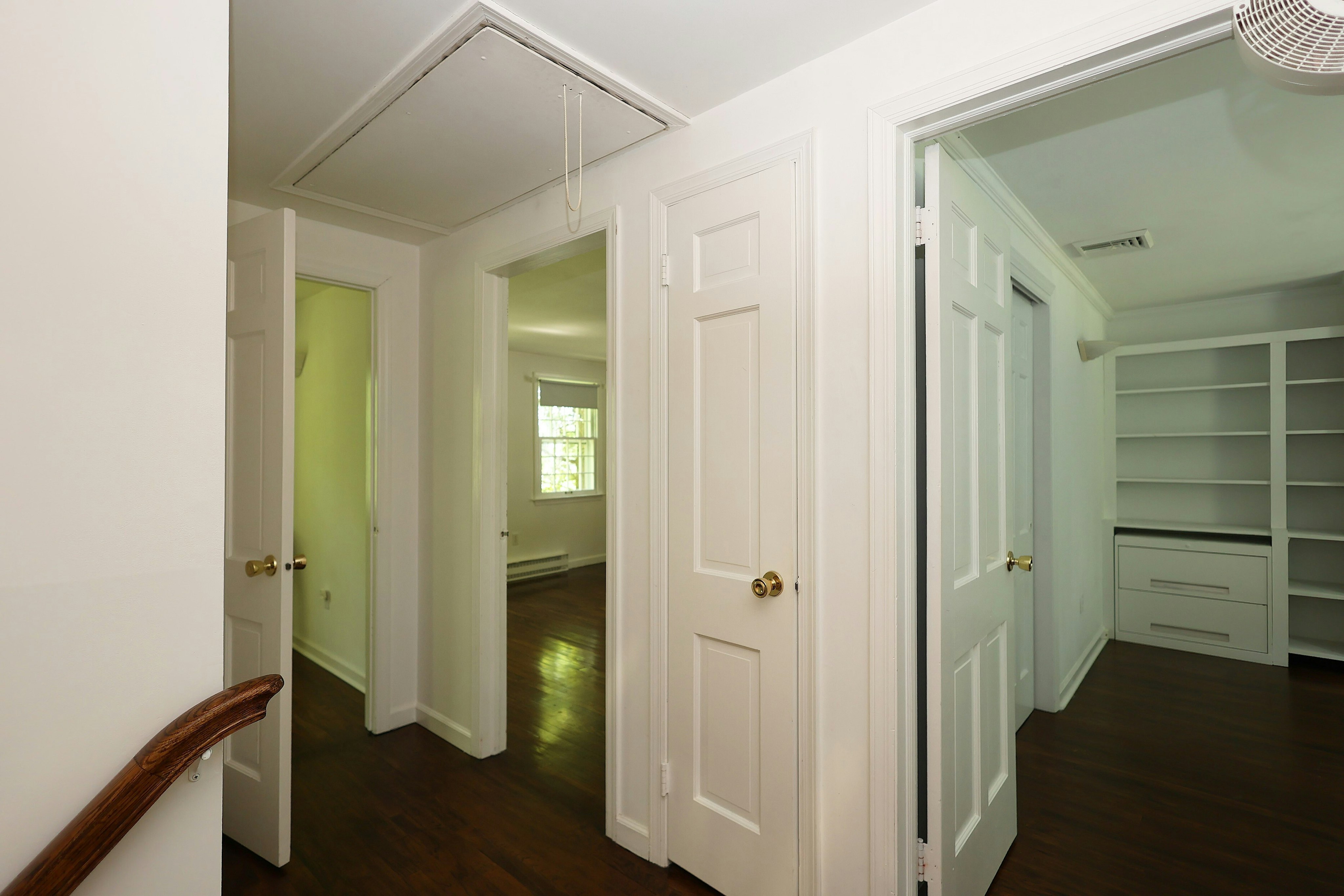 Classic New England Colonial - 物件實景