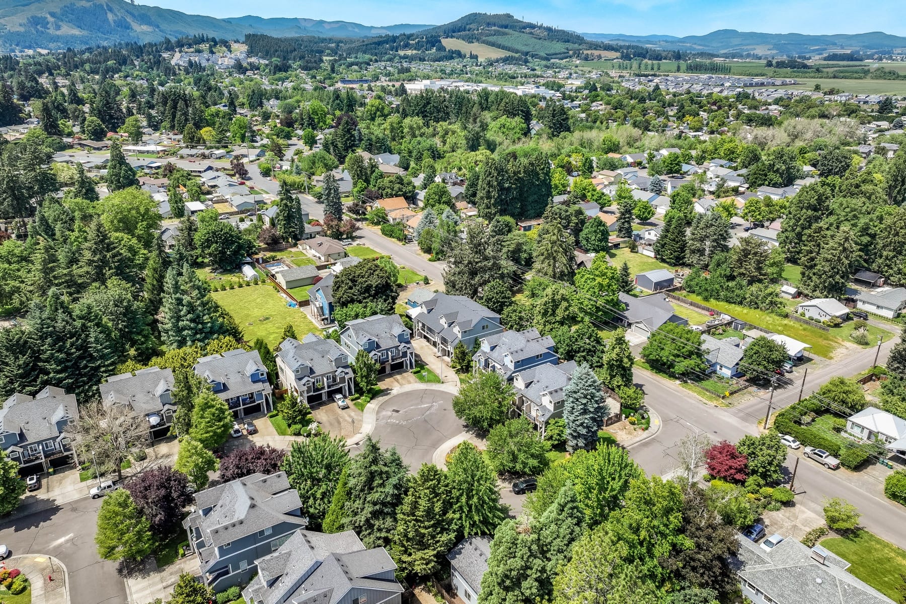  2106 CHARLIE CT Forest Grove, OR 97116 - 物件實景