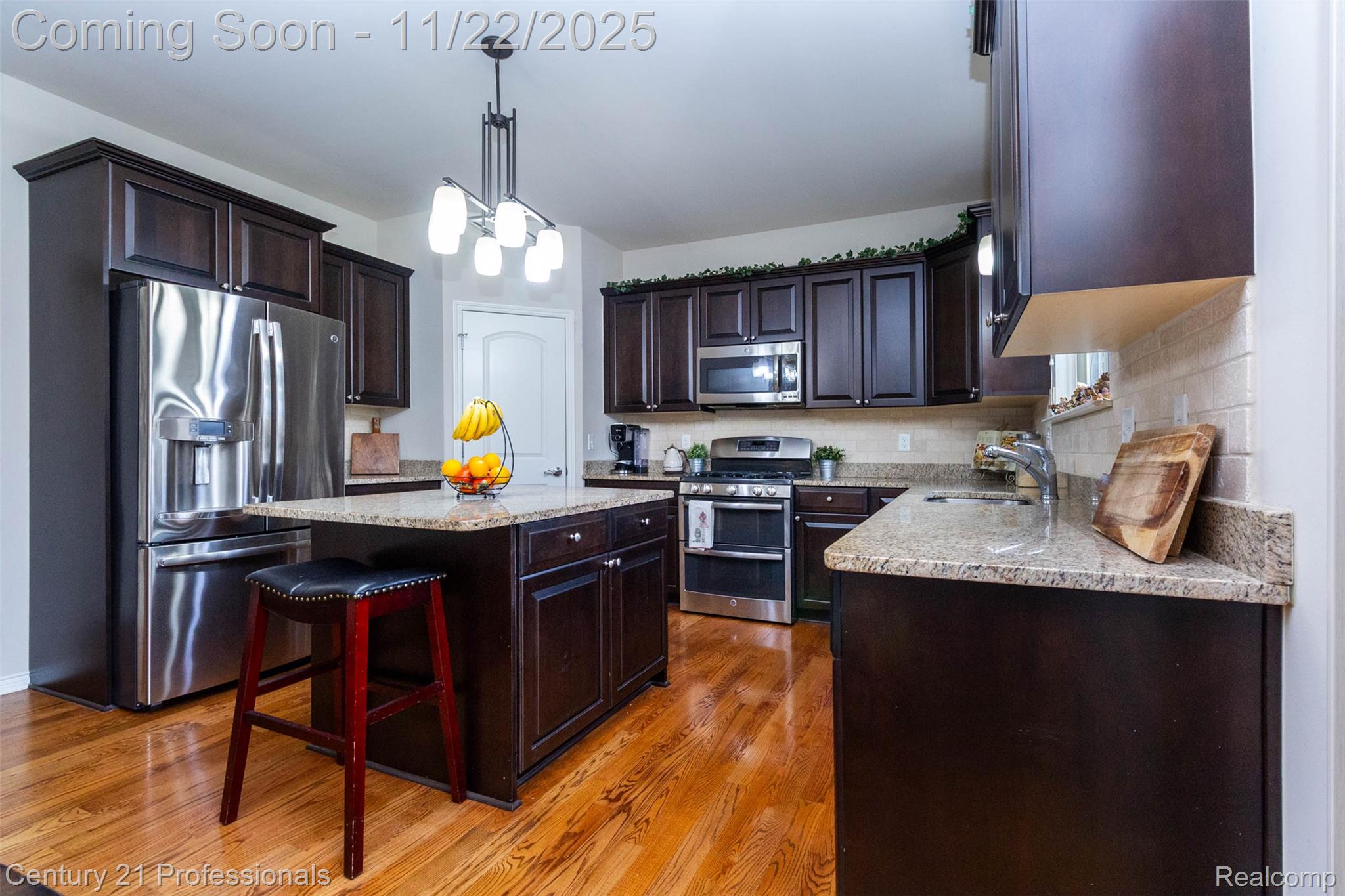 ClintonTownship, Michigan, 48038, United States, 3 Bedrooms Bedrooms, ,4 BathroomsBathrooms,Residential,For Sale,1994254