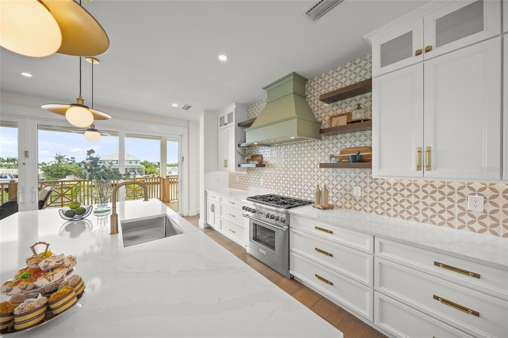 Holmes Beach, Florida, 34217, United States, 4 Bedrooms Bedrooms, ,6 BathroomsBathrooms,Residential,For Sale,1989554