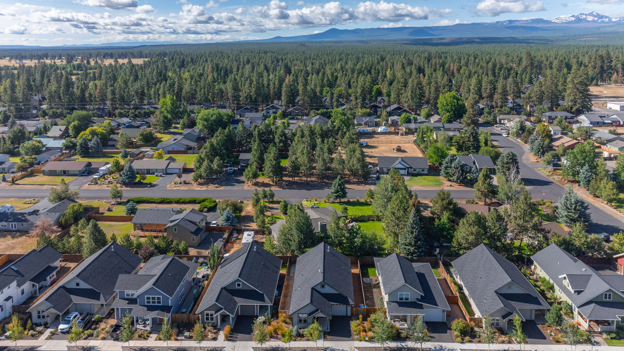 Sisters, Oregon, 97759, United States, 3 Bedrooms Bedrooms, ,2 BathroomsBathrooms,Residential,For Sale,1910956