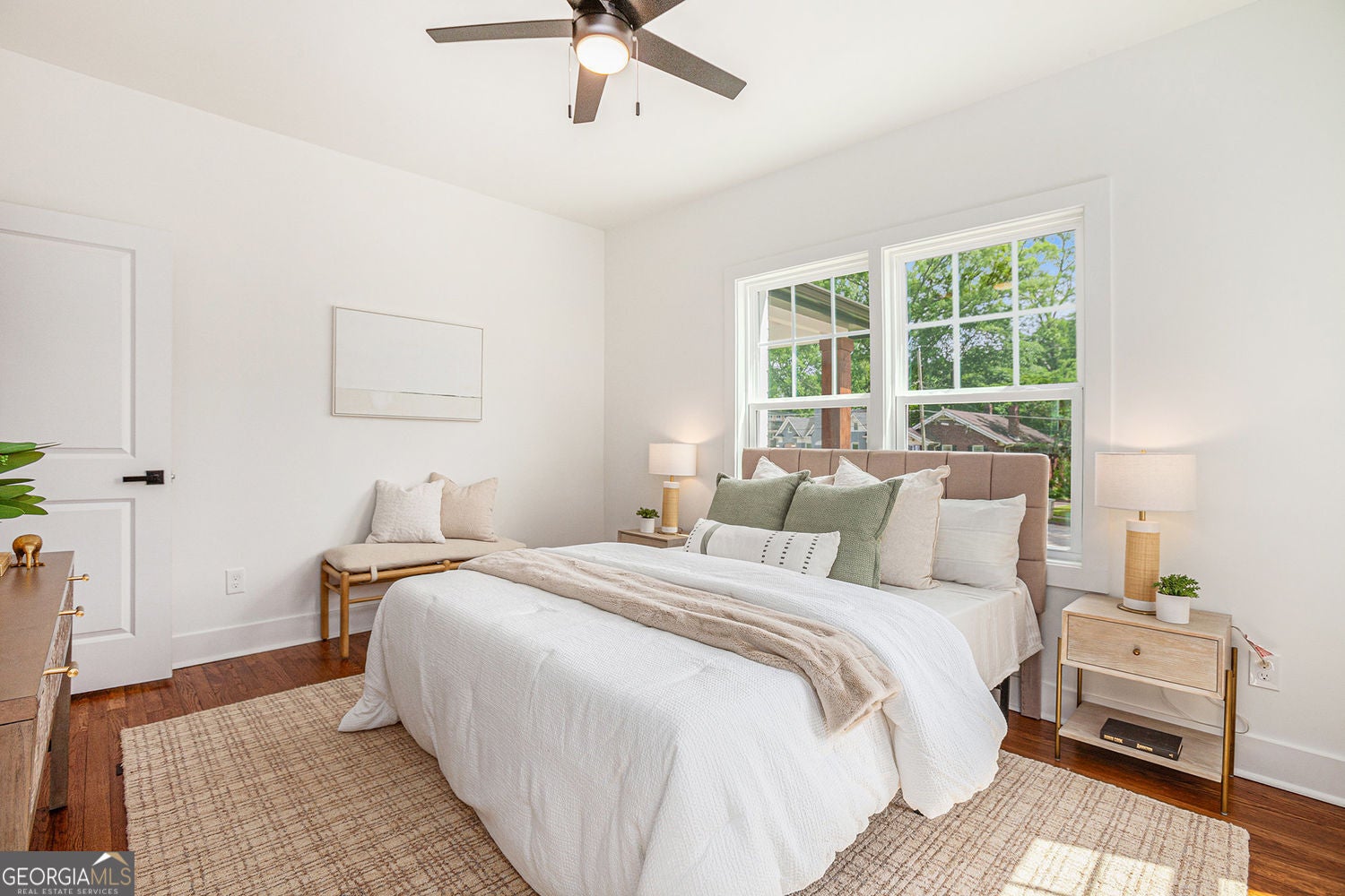 Atlanta, Georgia, 30310, United States, 4 Bedrooms Bedrooms, ,4 BathroomsBathrooms,Residential,For Sale,1893275