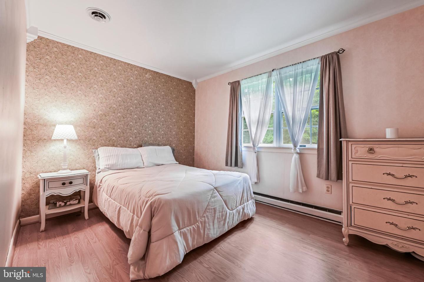 Easton, Maryland, 21601, United States, 5 Bedrooms Bedrooms, ,4 BathroomsBathrooms,Residential,For Sale,2002273