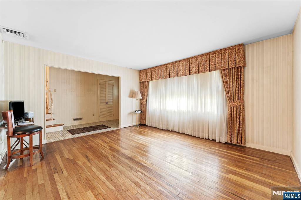 Twp of Washington, New Jersey, 07676, United States, 3 Bedrooms Bedrooms, ,2 BathroomsBathrooms,Residential,For Sale,1885353