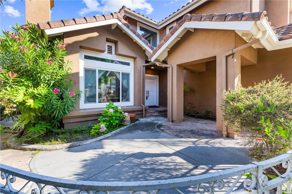 Laguna Hills, California, 92653, United States, 4 Bedrooms Bedrooms, ,3 BathroomsBathrooms,Residential,For Sale,1987832