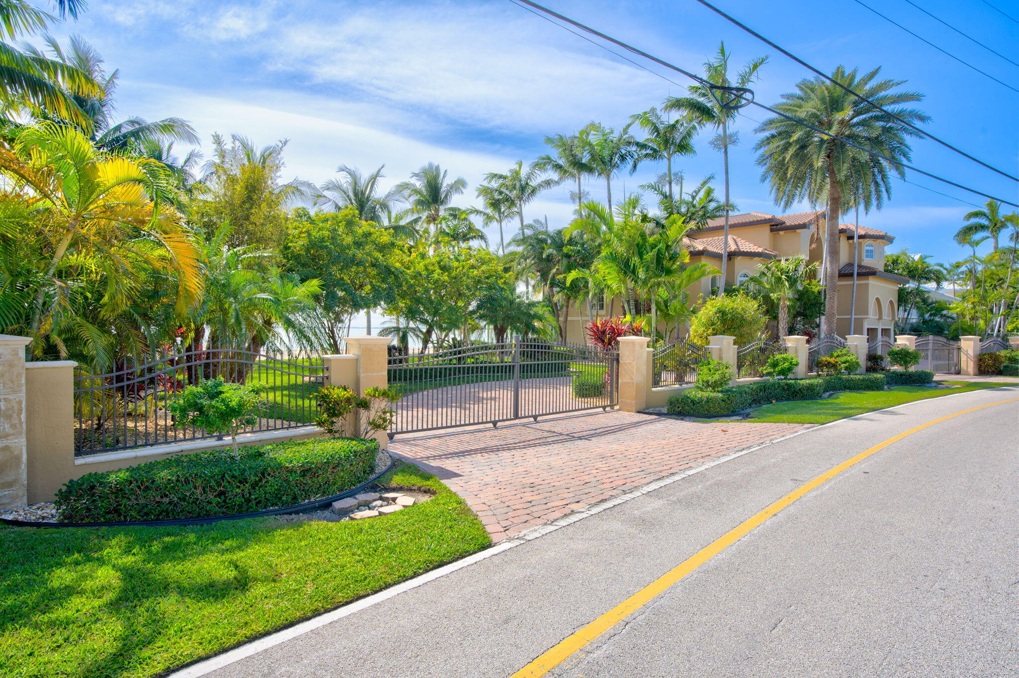 KEY COLONY, Florida, 33051, United States, 4 Bedrooms Bedrooms, ,5 BathroomsBathrooms,Residential,For Sale,1996950