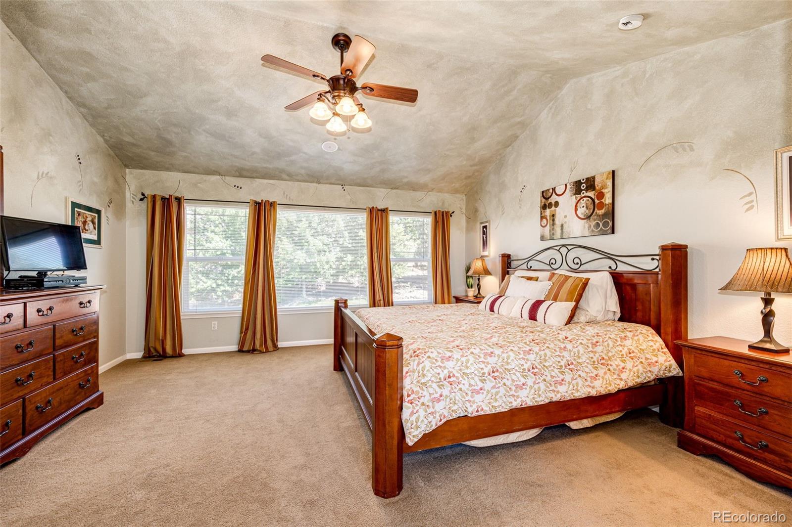 Aurora, Colorado, 80016, United States, 5 Bedrooms Bedrooms, ,3 BathroomsBathrooms,Residential,For Sale,1890934