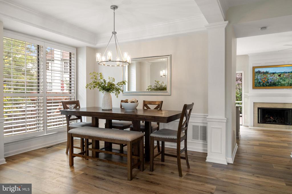 Sterling, Virginia, 20165, United States, 3 Bedrooms Bedrooms, ,4 BathroomsBathrooms,Residential,For Sale,1984617