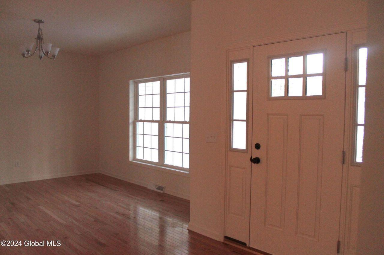 Mechanicville, New York, 12118, United States, 3 Bedrooms Bedrooms, ,2 BathroomsBathrooms,Residential,For Sale,1807172