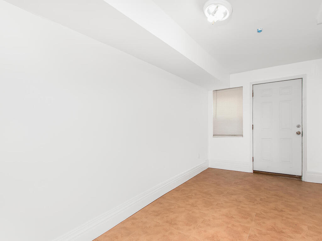 Bronx, New York, 10462, United States, 8 Bedrooms Bedrooms, ,3 BathroomsBathrooms,Residential,For Sale,1981445