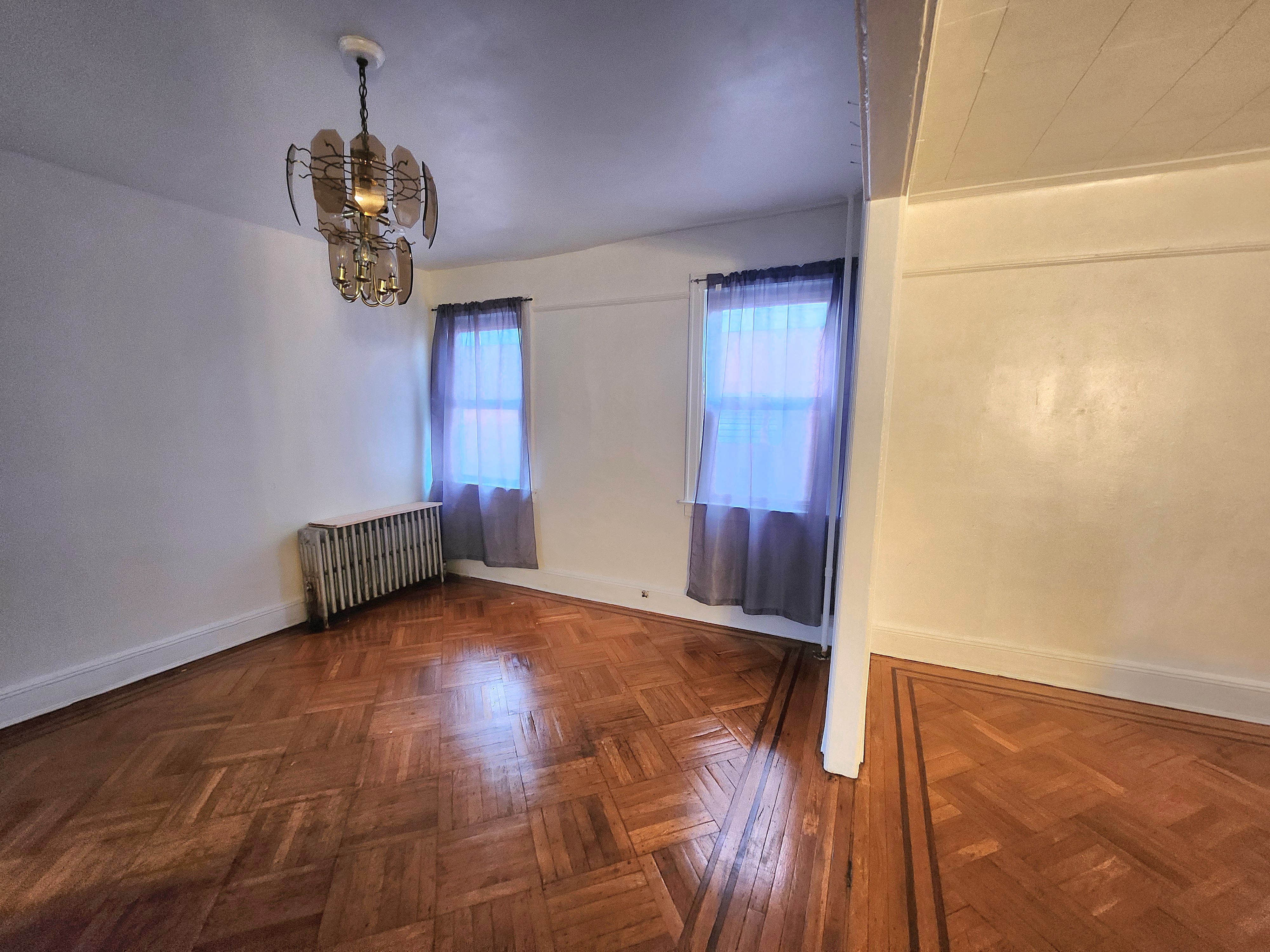 Queens Village, New York, 11428, United States, 4 Bedrooms Bedrooms, ,3 BathroomsBathrooms,Residential,For Sale,1870963