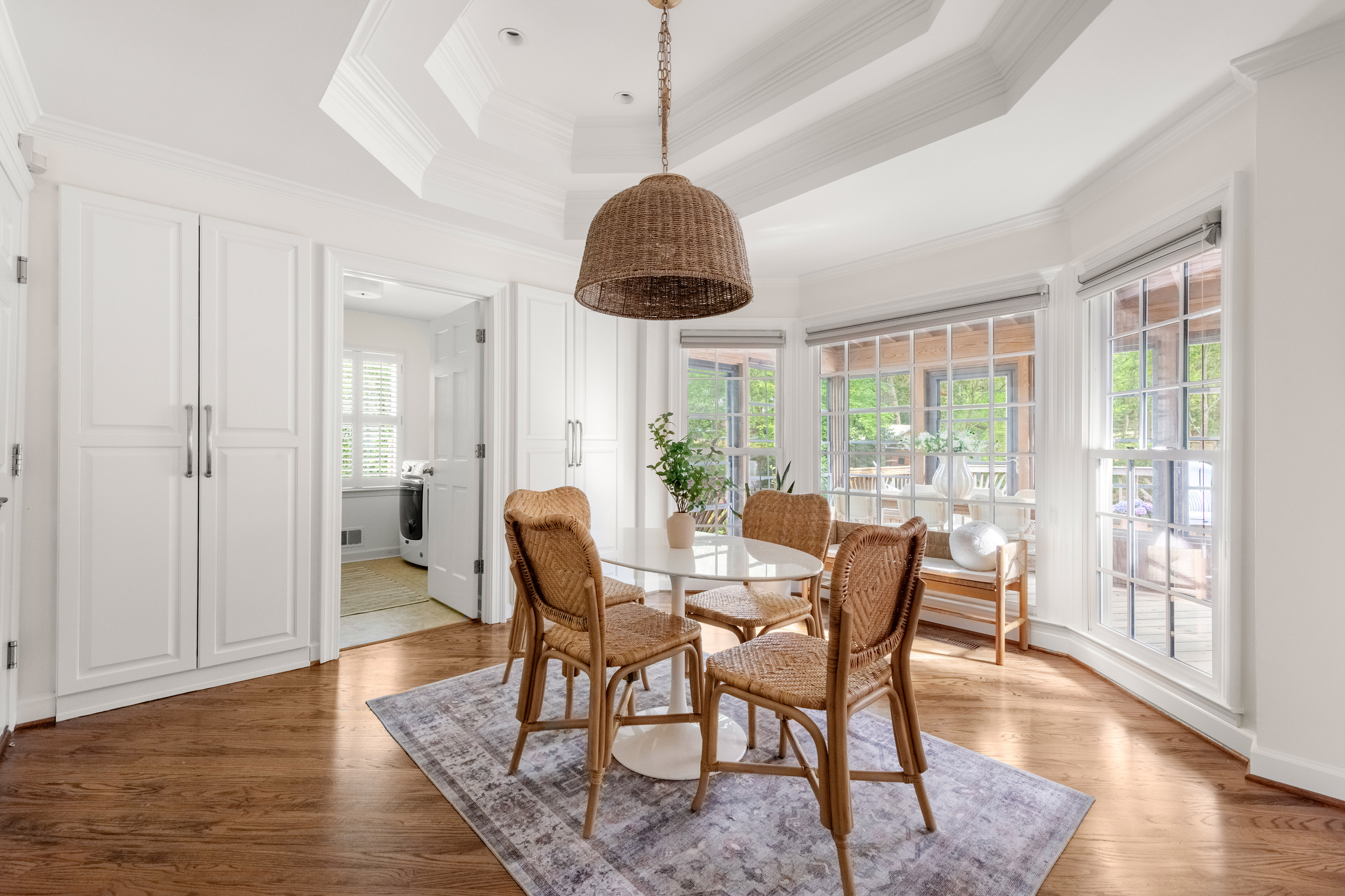  Beautifully Reimagined and Meticulously Maintained Home - 物件實景