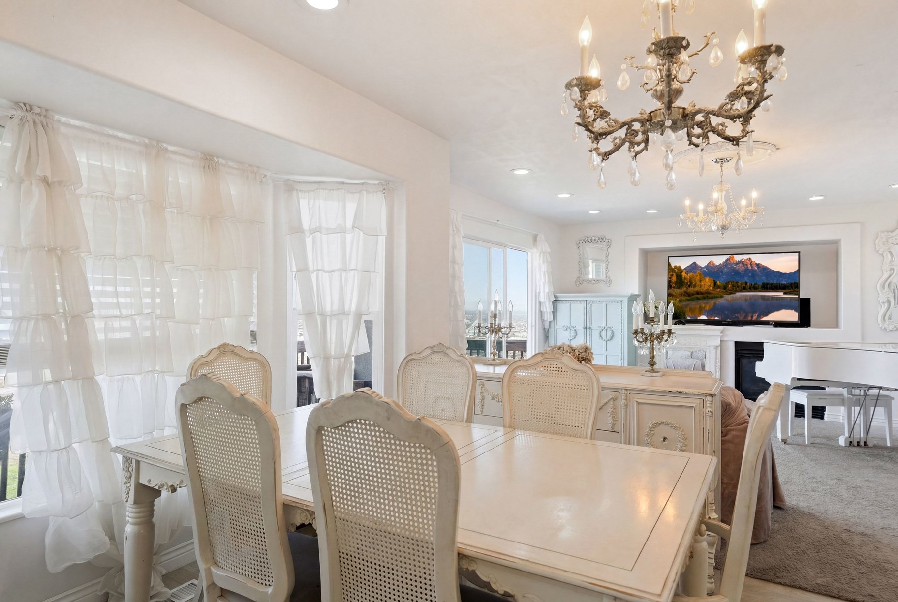  Soaring Views & Endless Potential on Draper